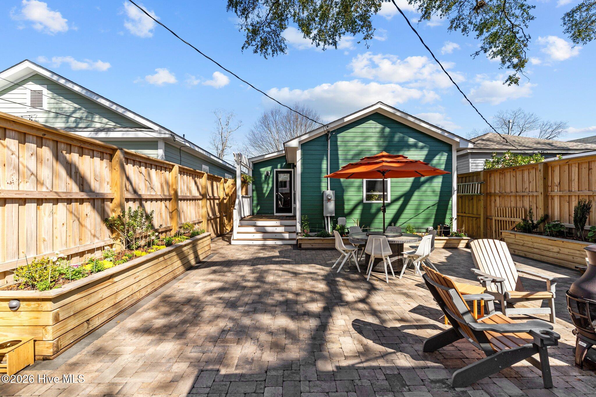 100557813 | Photo 52