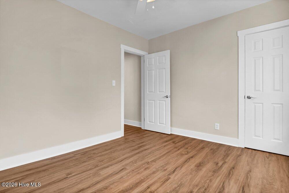 100560738 | Photo 25