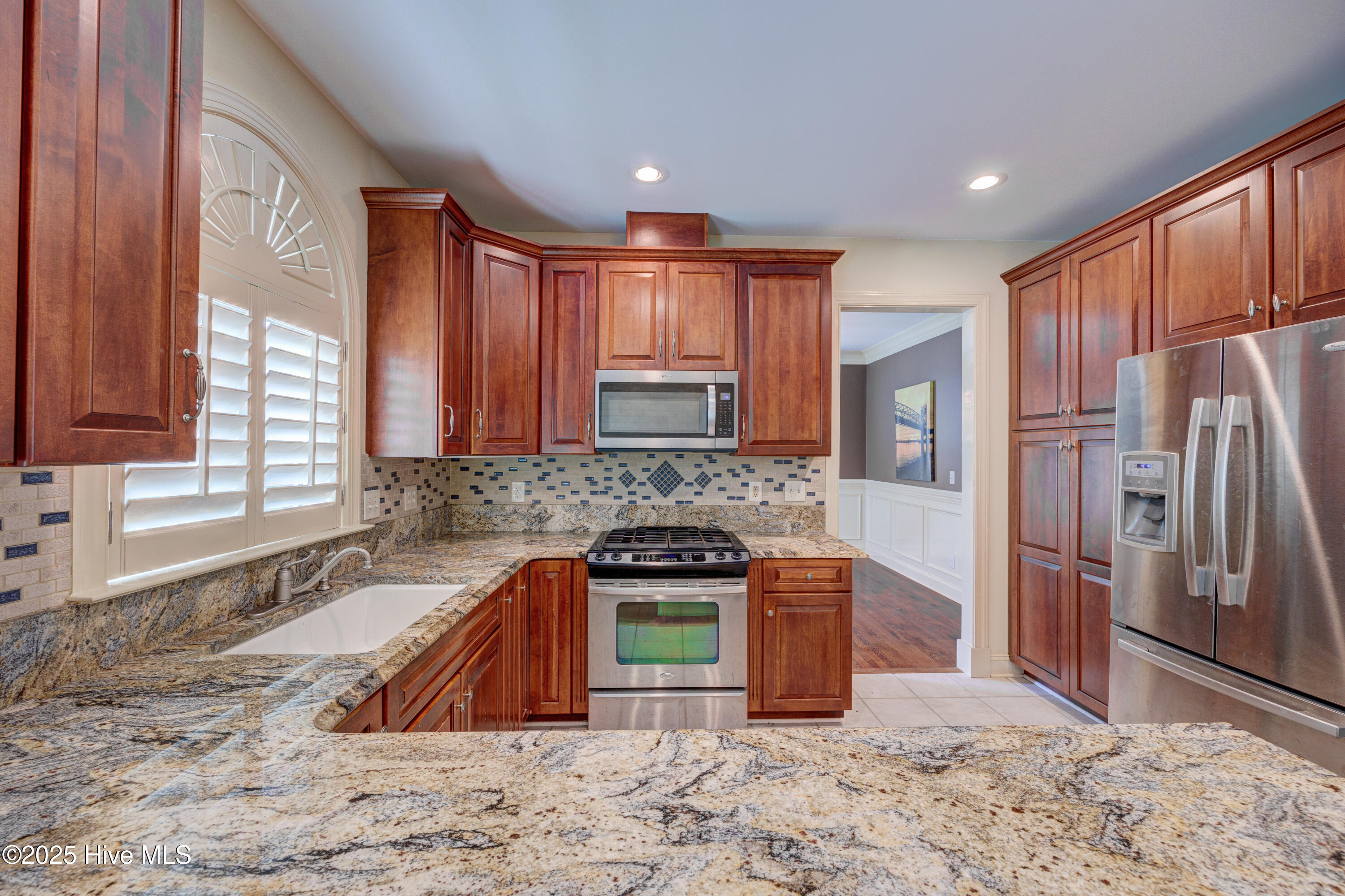 100524082 | Photo 16