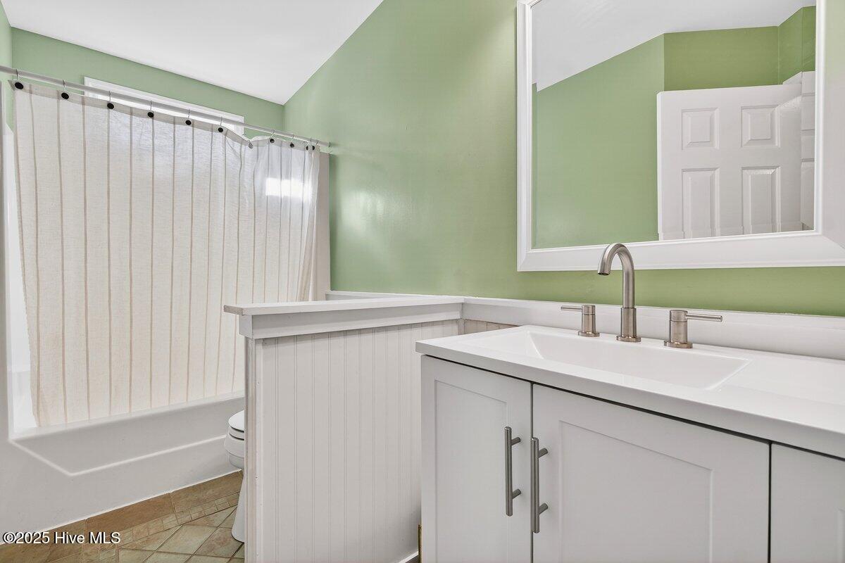 100560013 | Photo 25