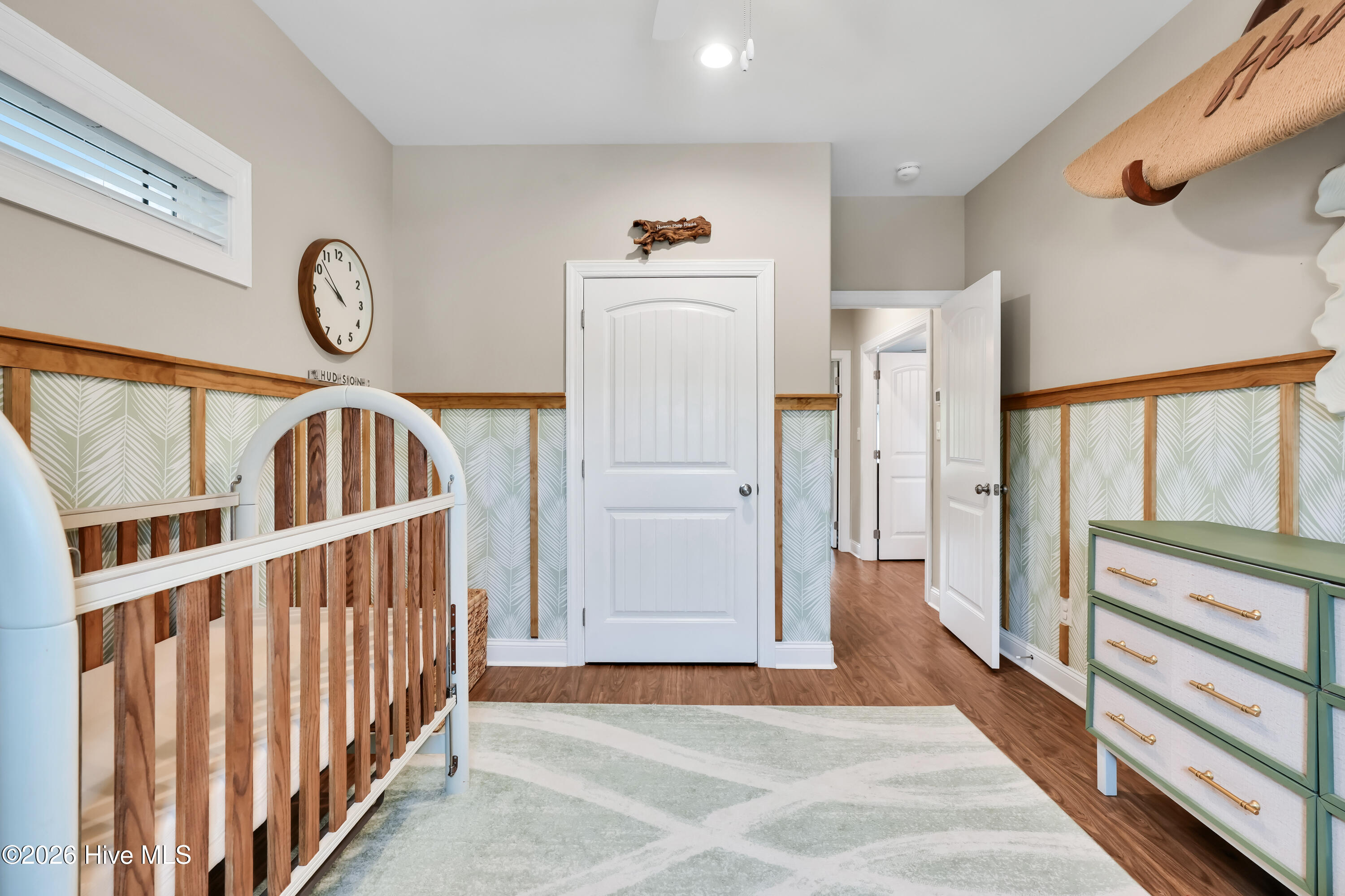 100570261 | Photo 23