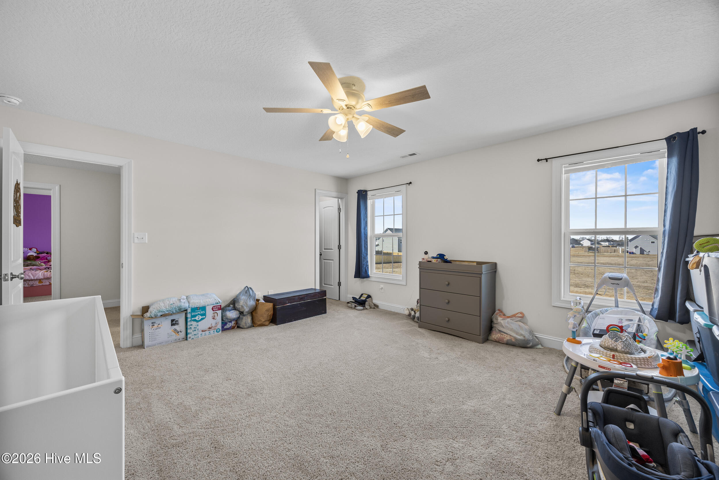 100555729 | Photo 35