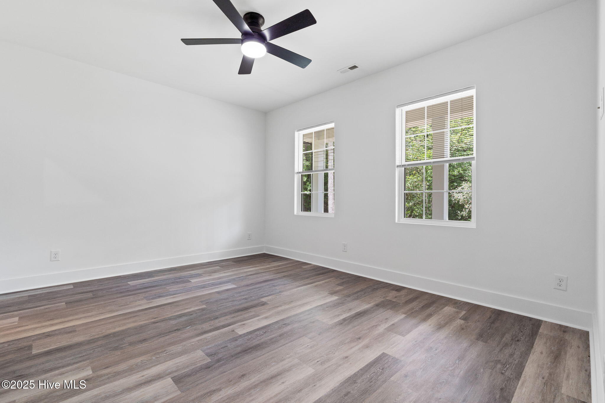 100539089 | Photo 14