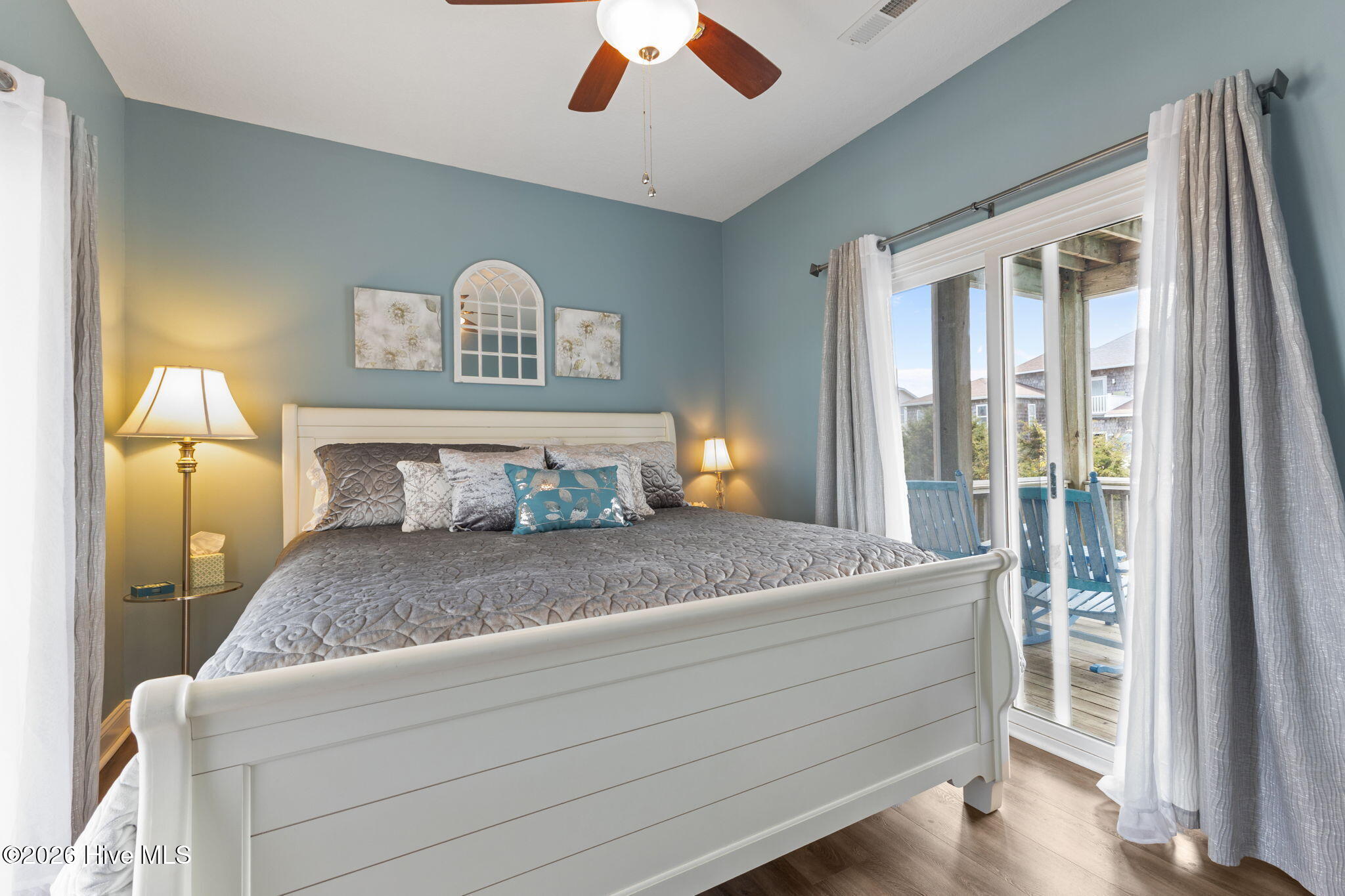 100563180 | Photo 34