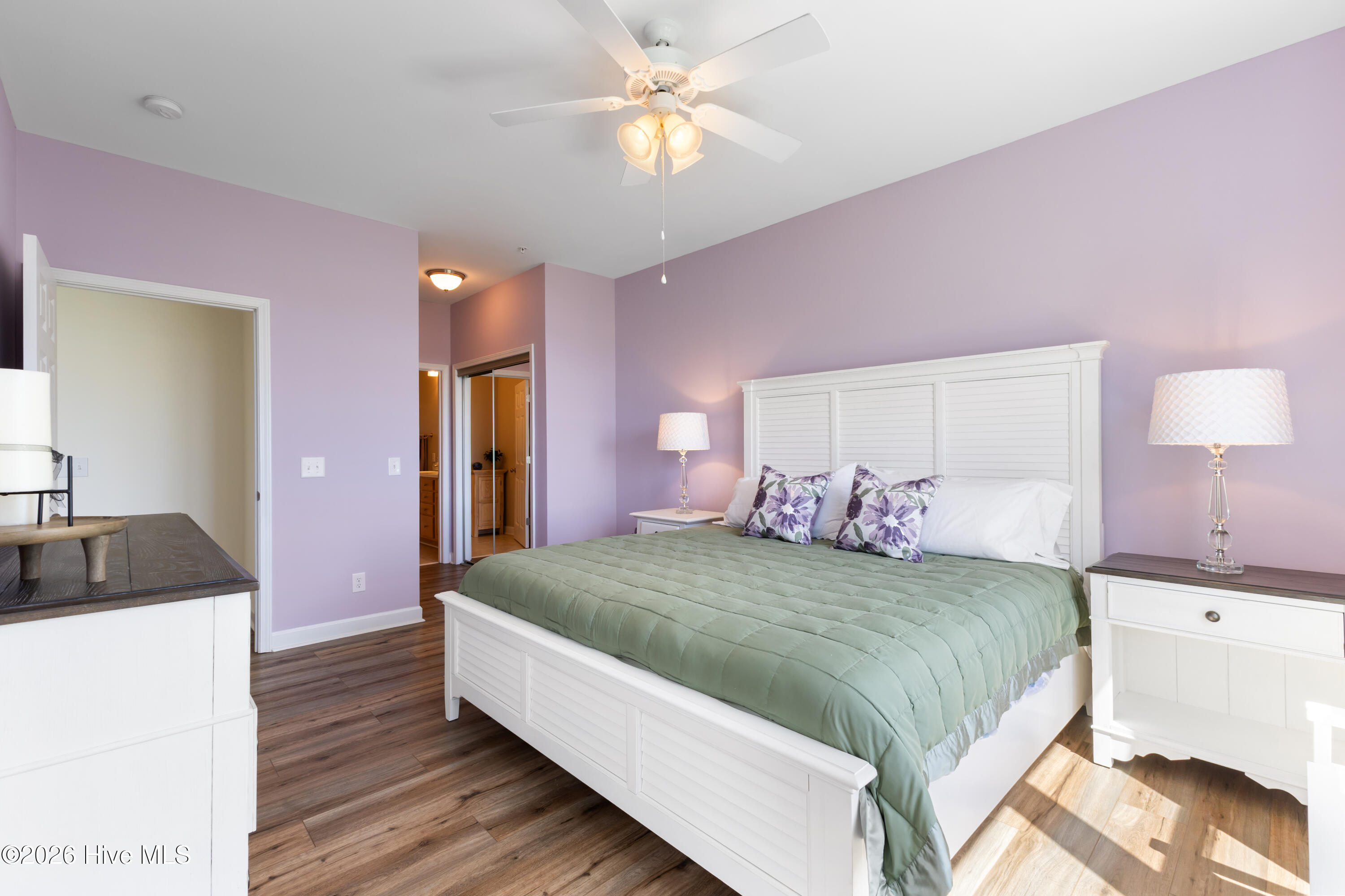 100570147 | Photo 18