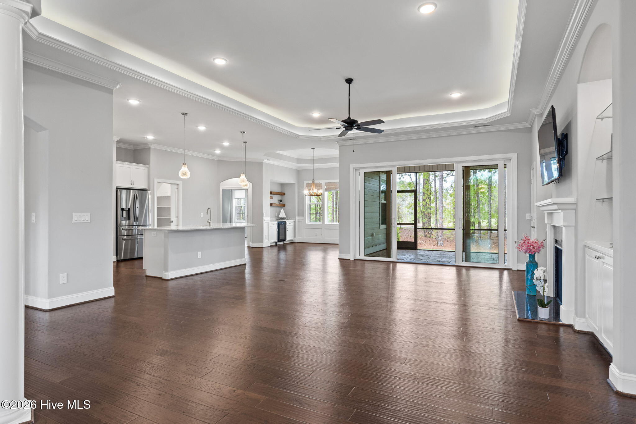 100566605 | Photo 12