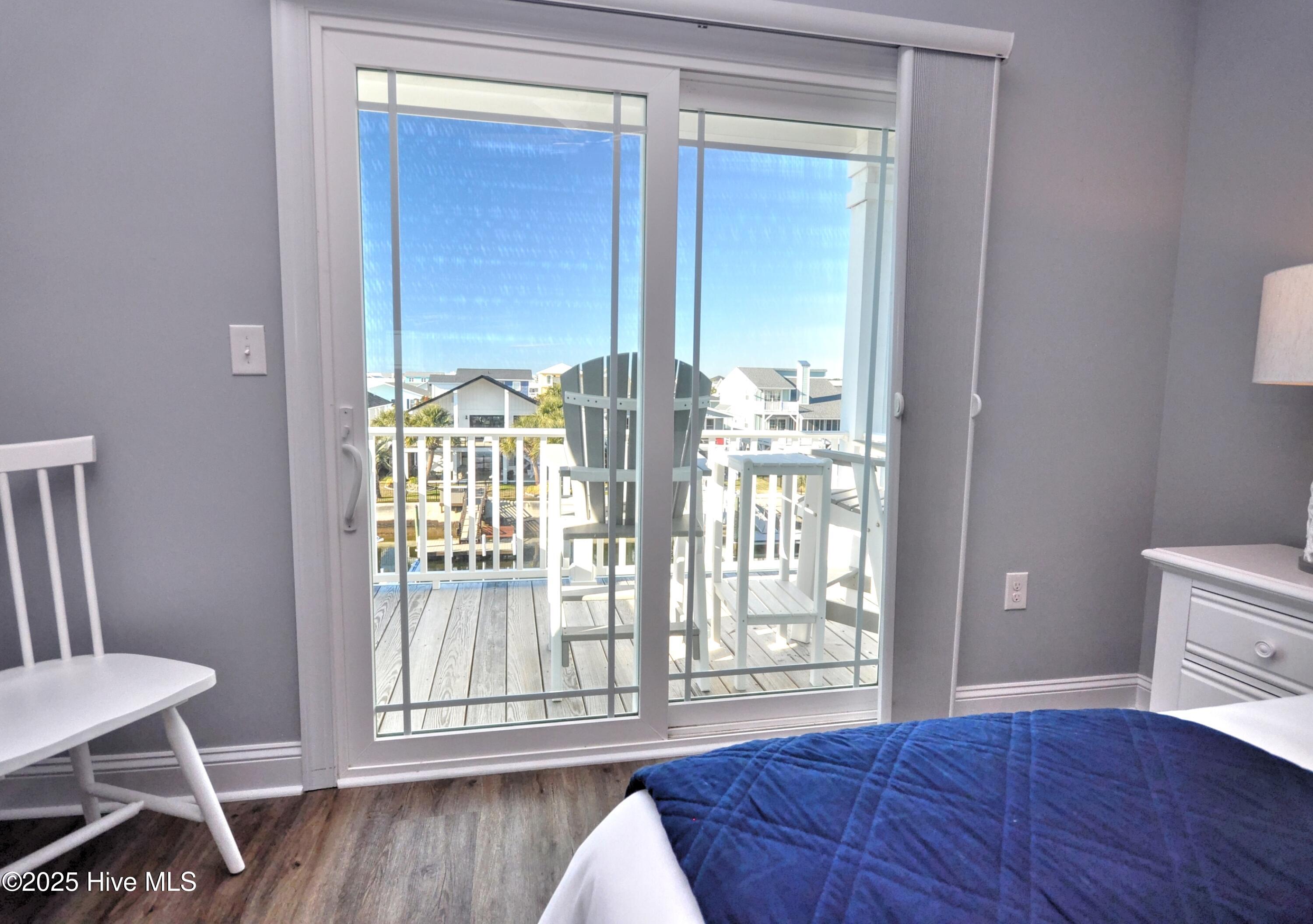 100546386 | Photo 25