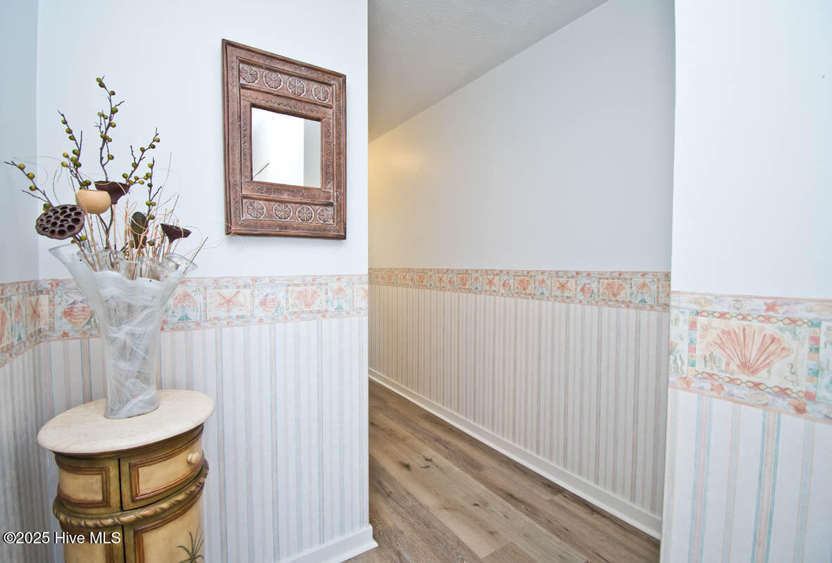 100516051 | Photo 32