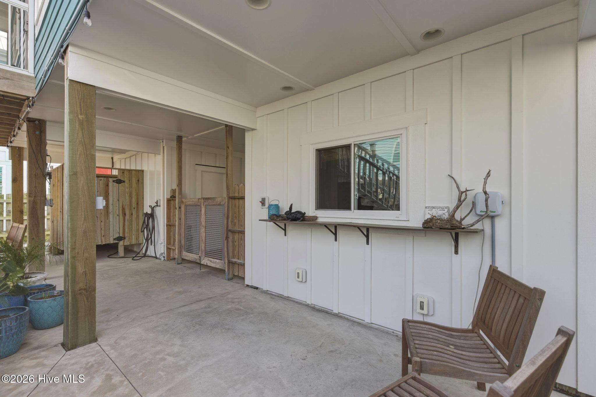 100562049 | Photo 56