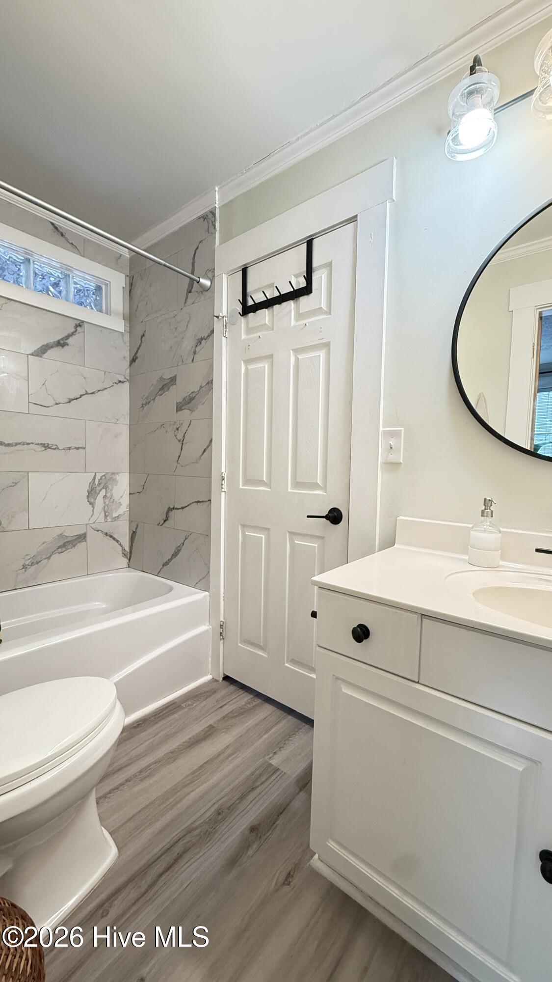 100556908 | Photo 14