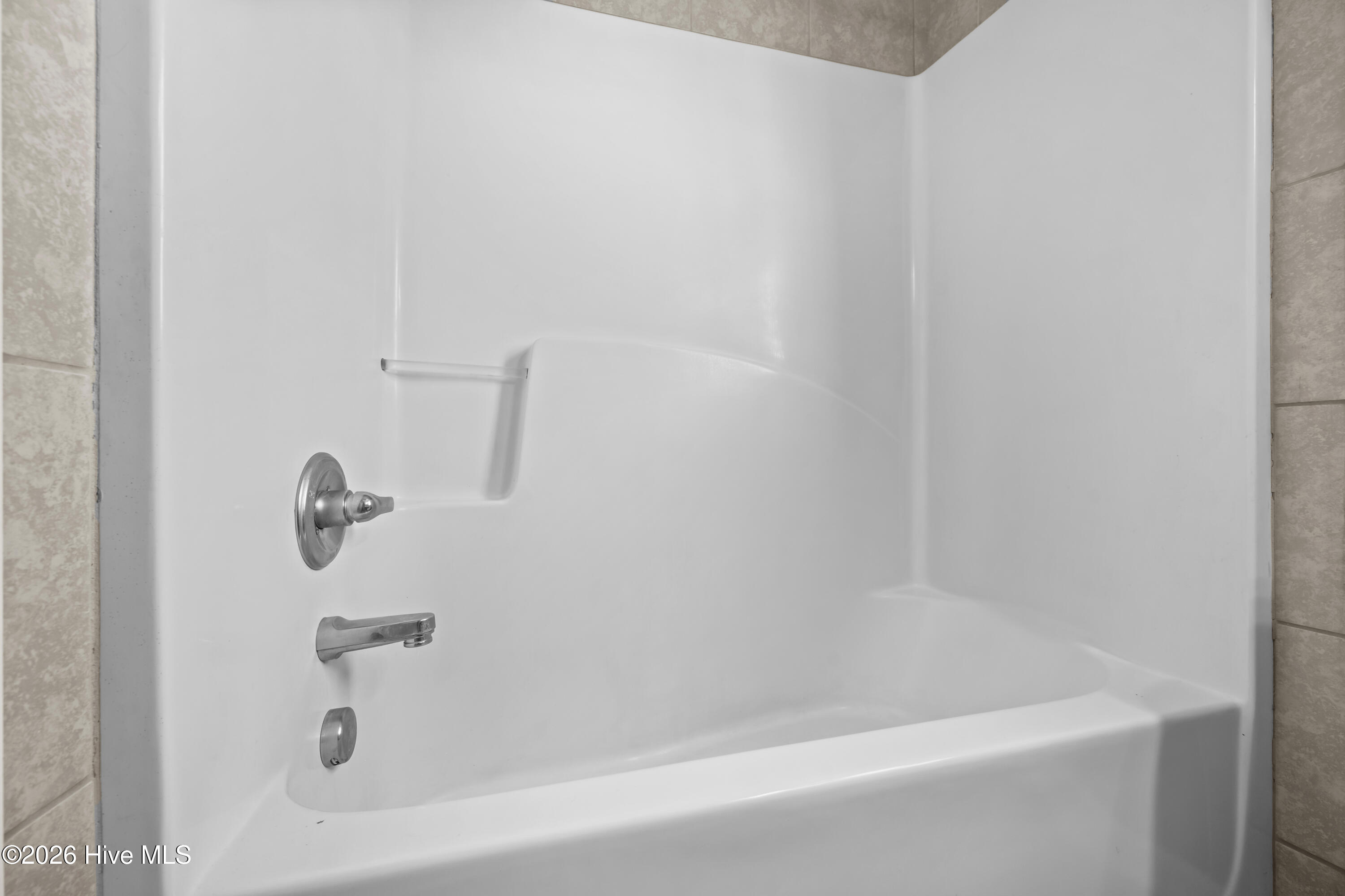 100556999 | Photo 25