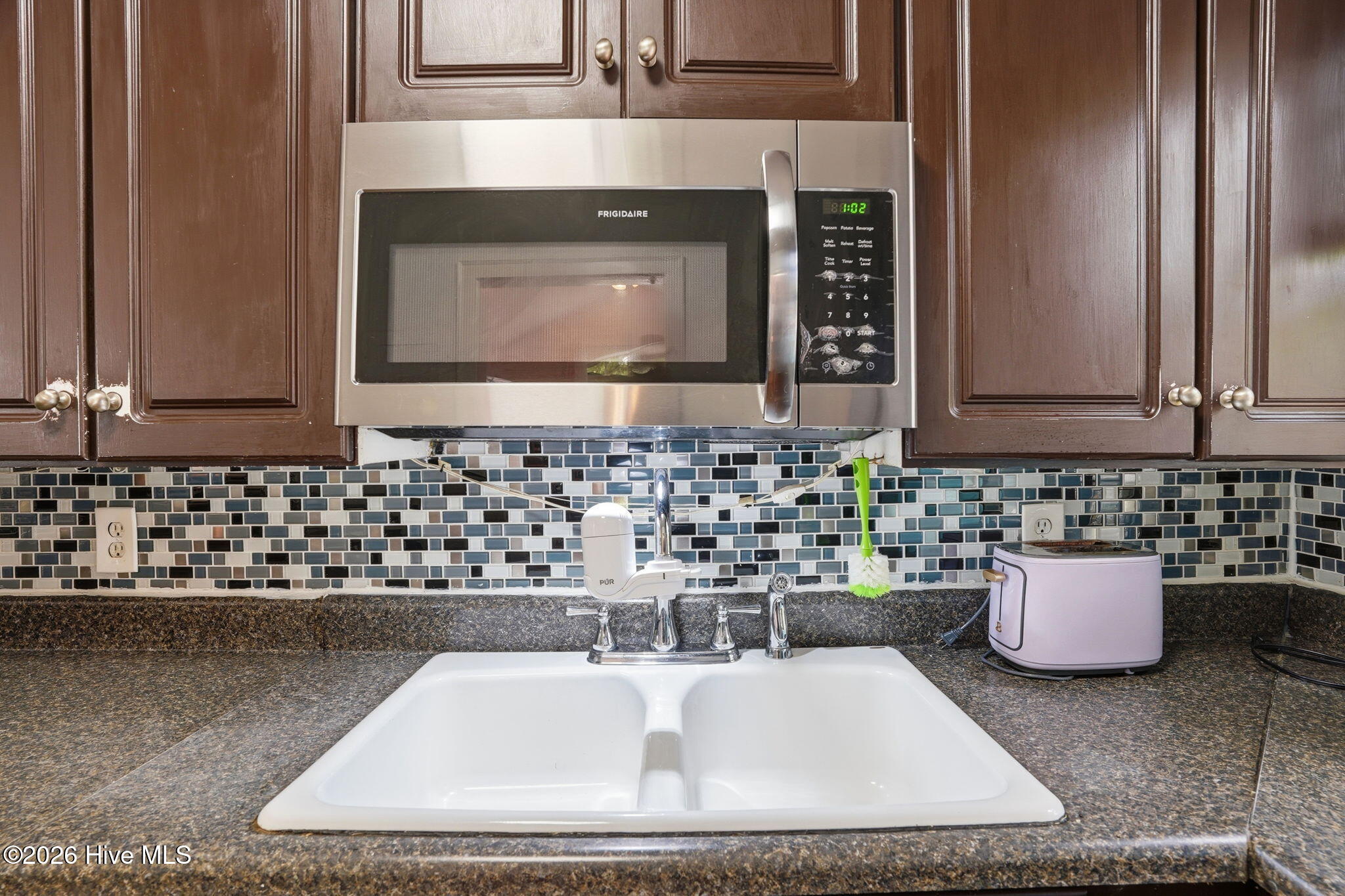 100570654 | Photo 14