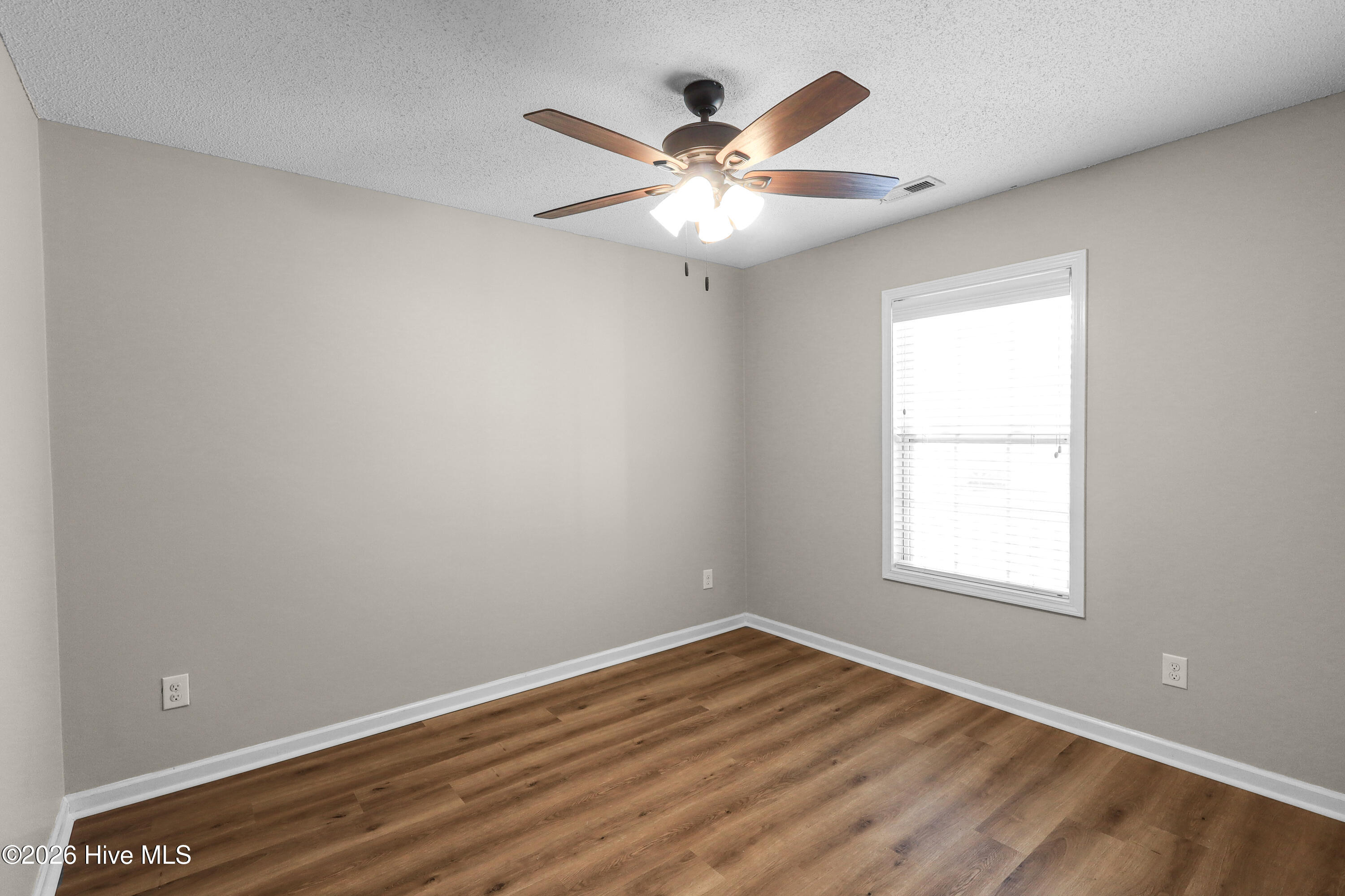 100554505 | Photo 37