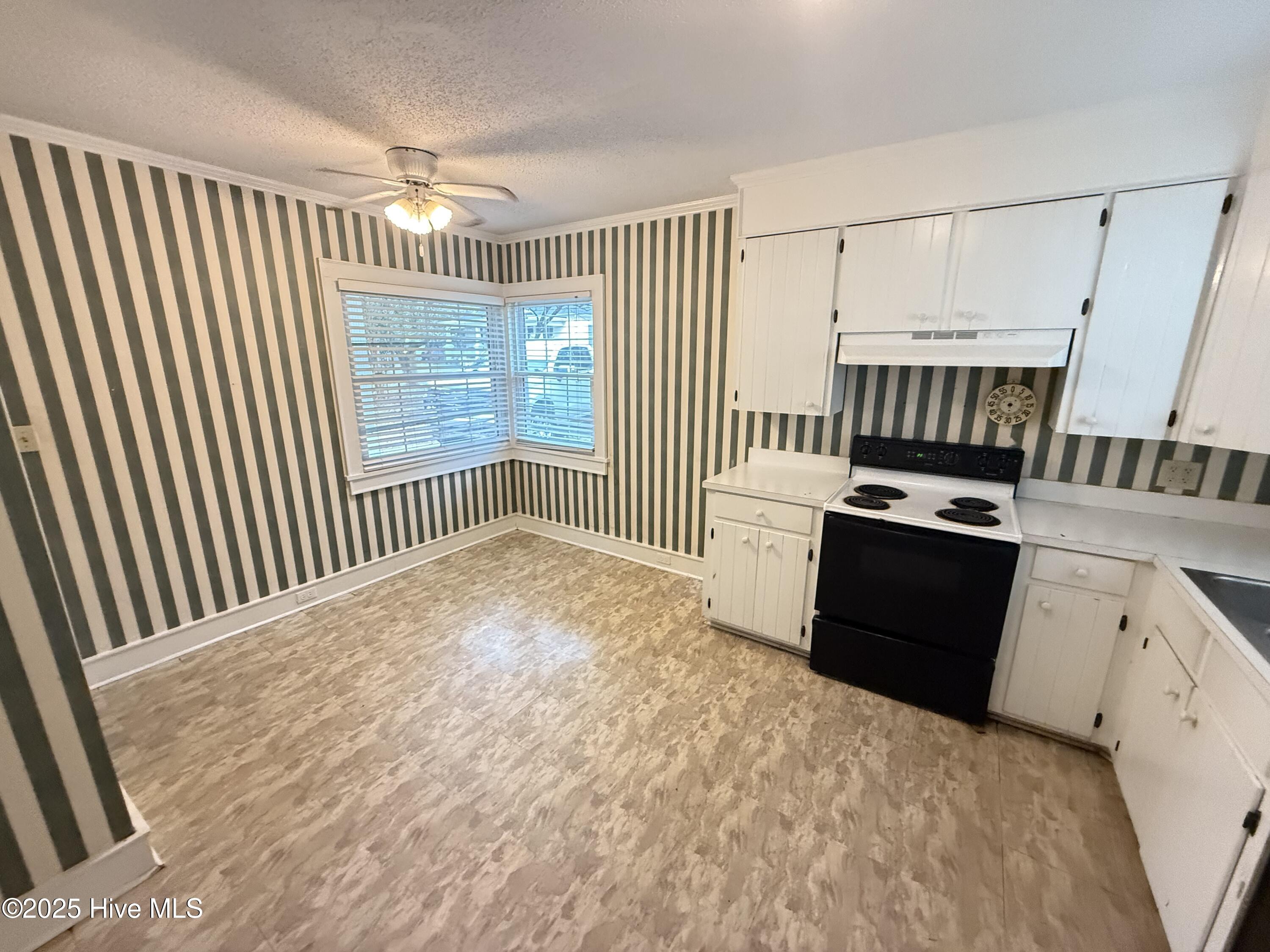 Homes for sale in Mount Olive, NC | 312 N Martin St, Mount Olive, NC 28365 | MLS# 100535720