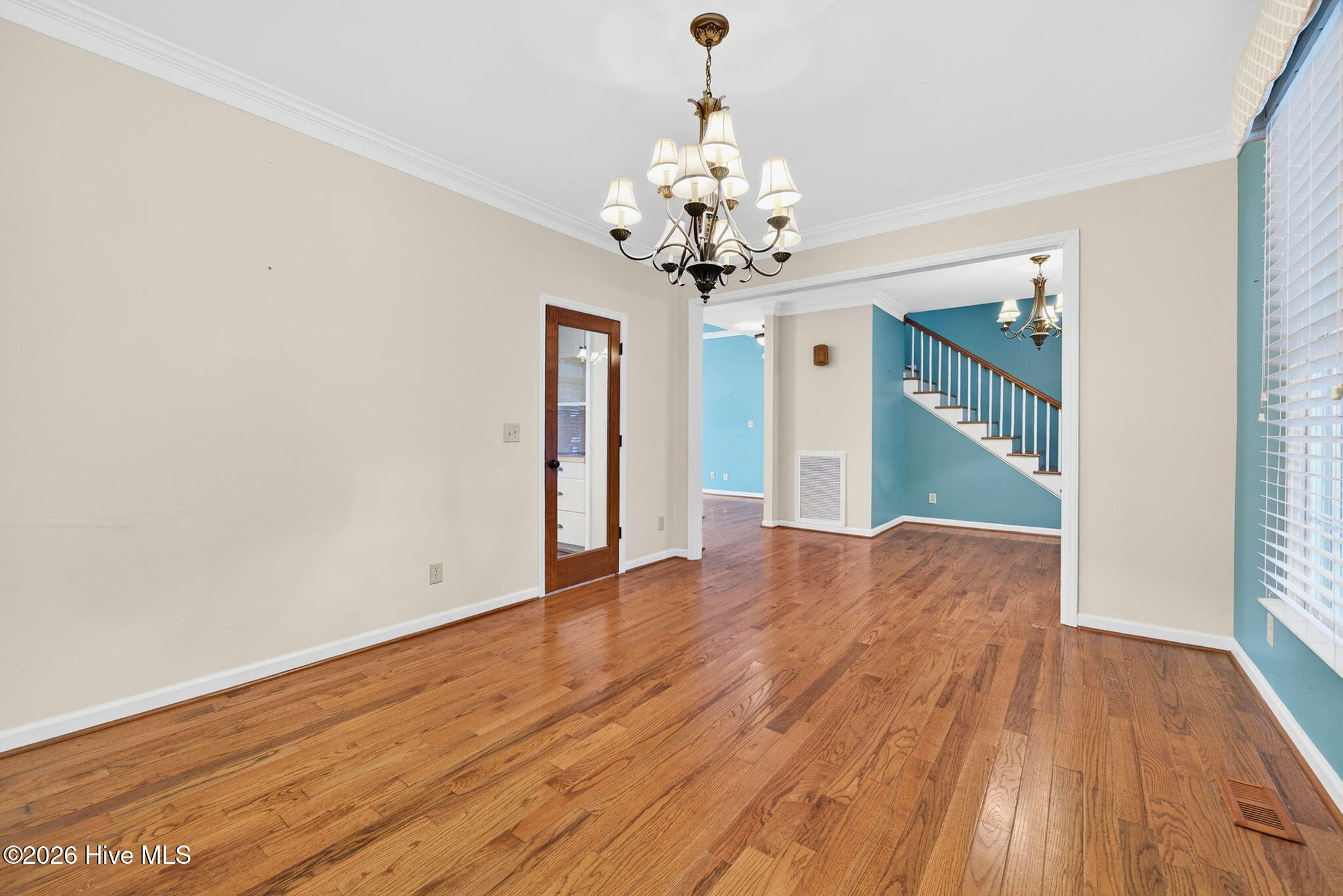 100559541 | Photo 51