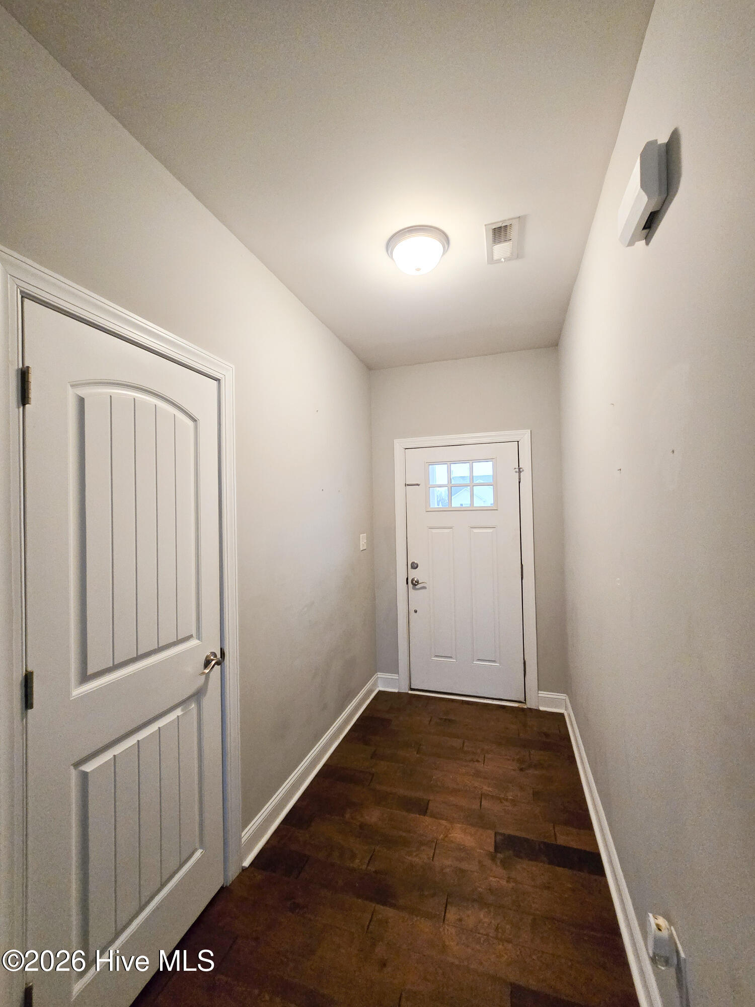 100549826 | Photo 10