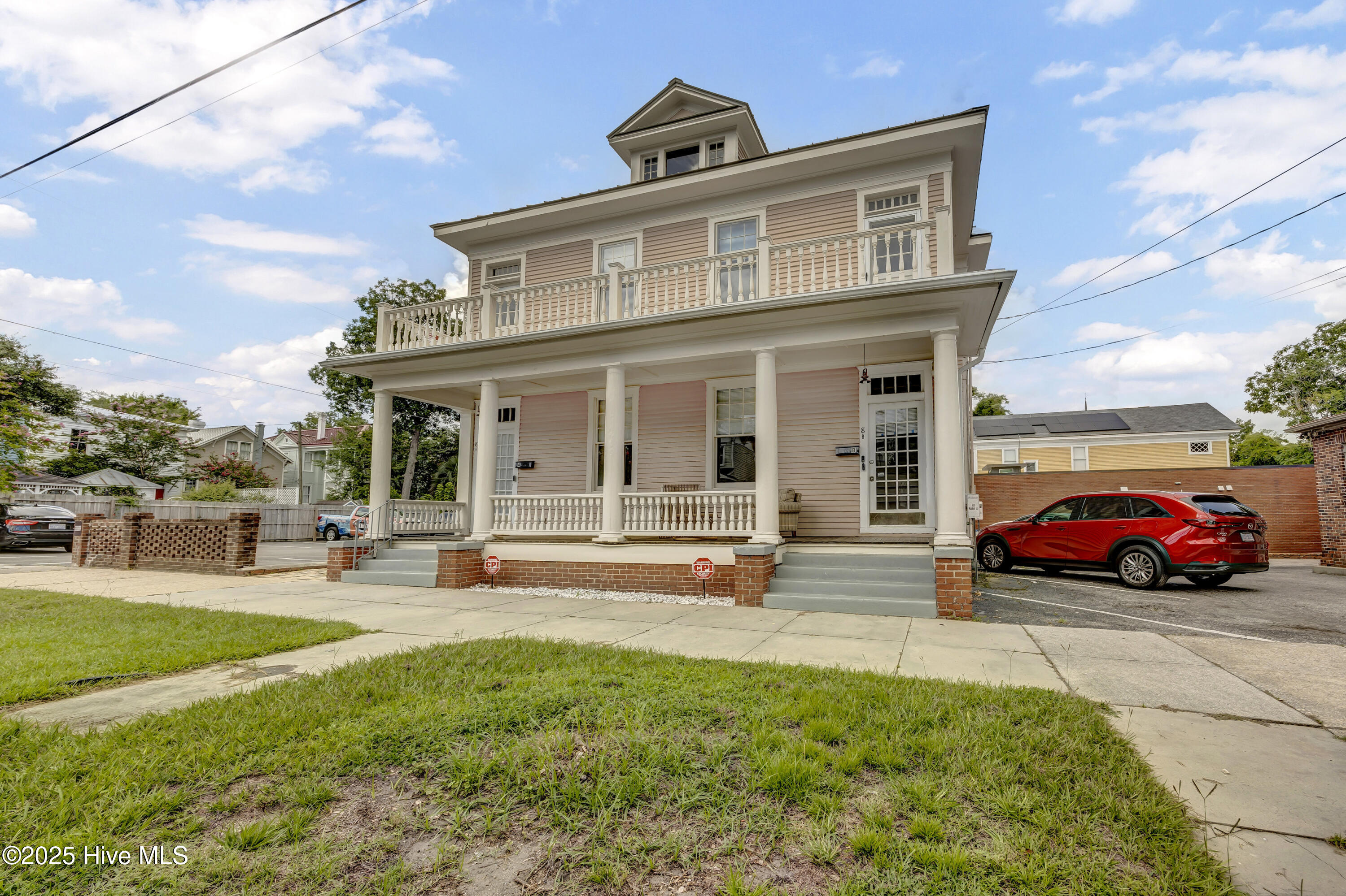 100525838 | Photo 45