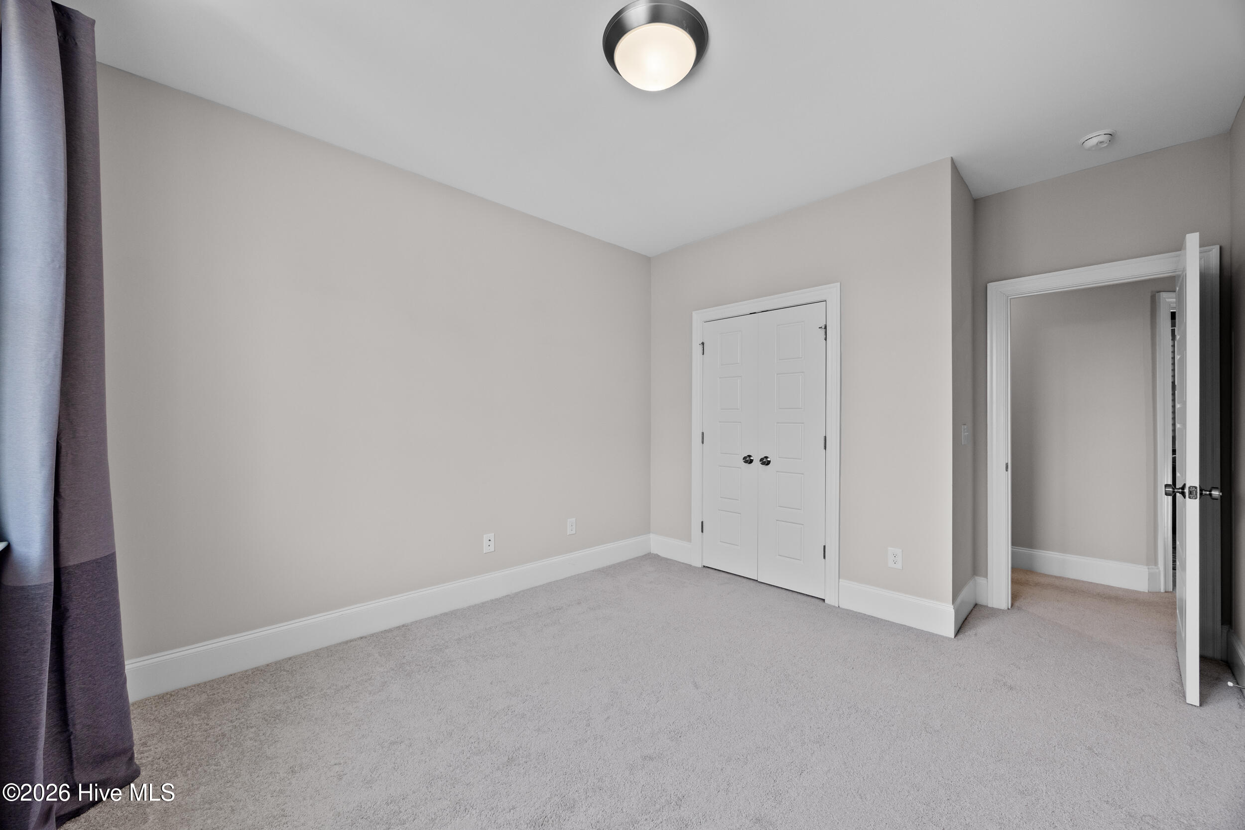 100567603 | Photo 38