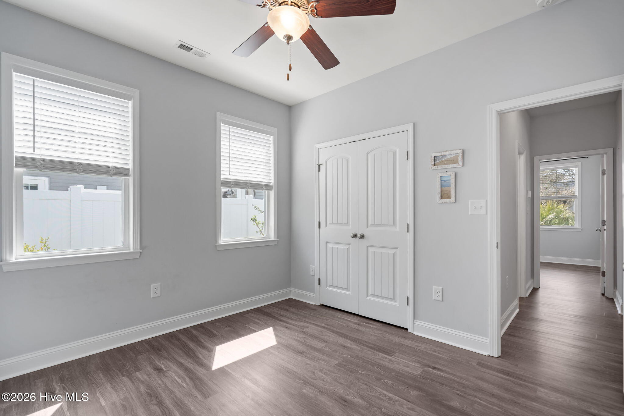 100563124 | Photo 22