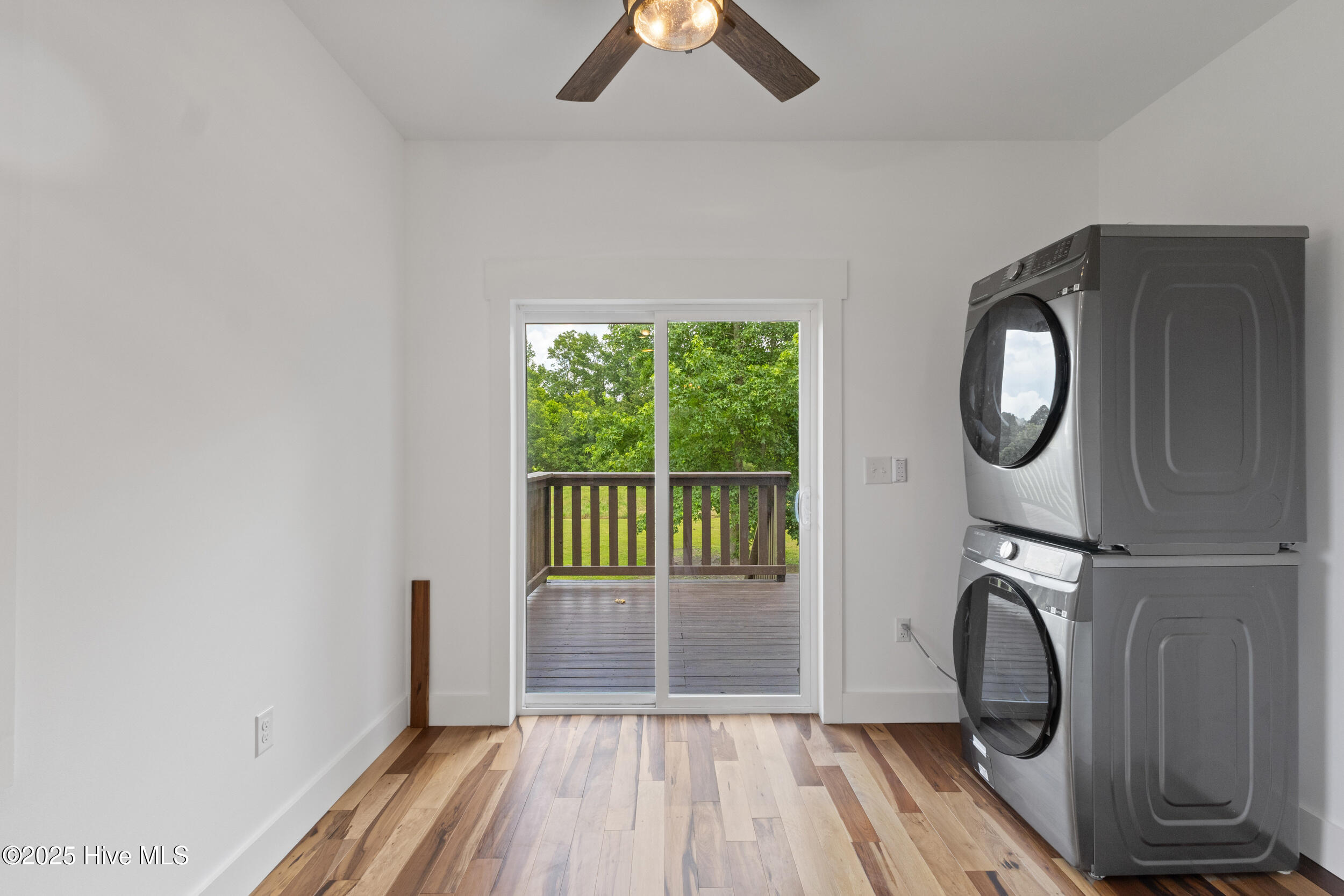 100513761 | Photo 16