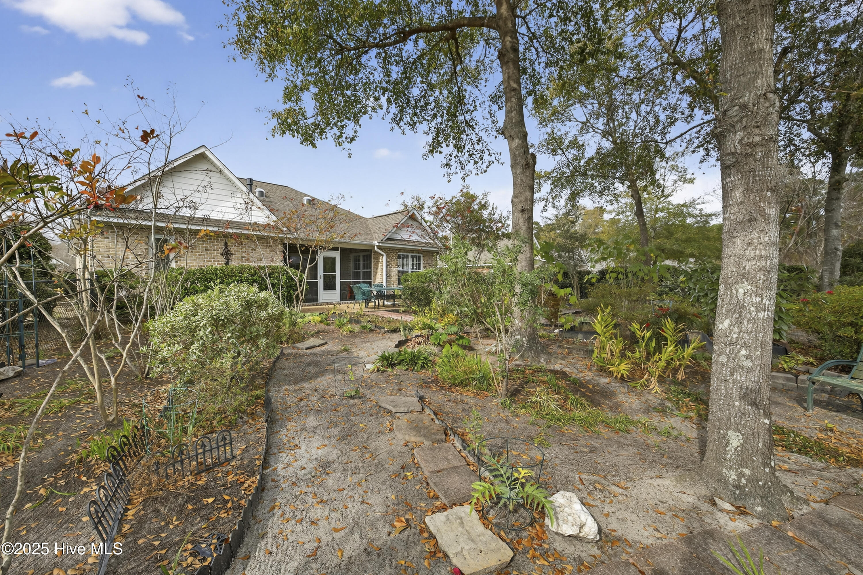 100543766 | Photo 26