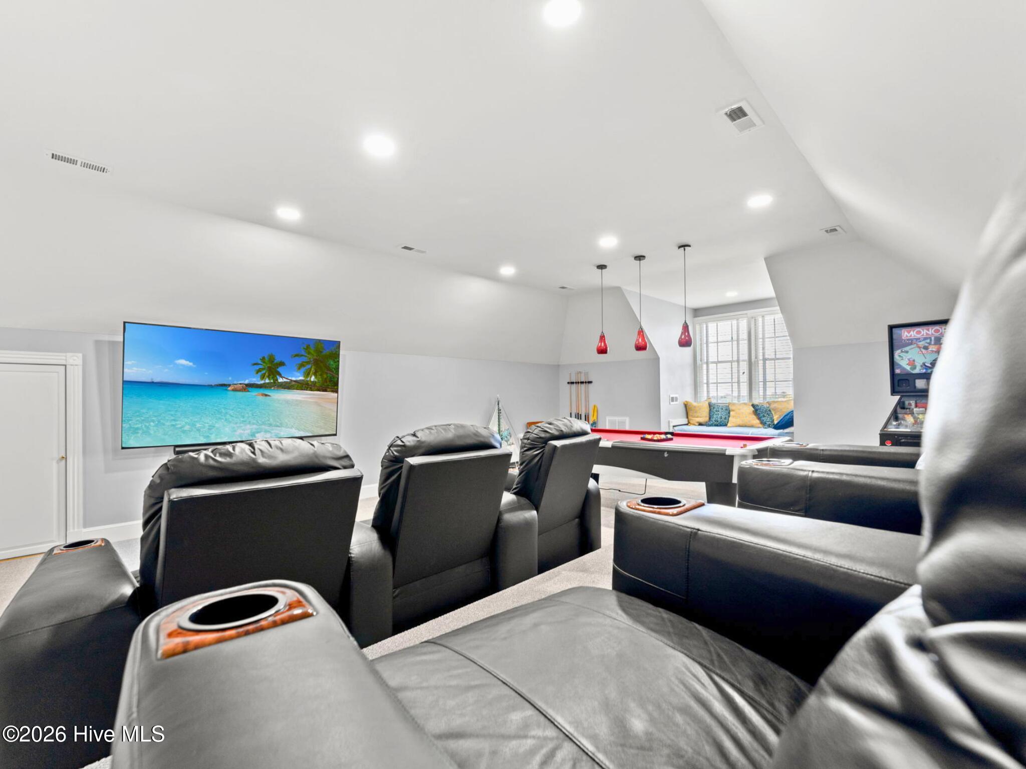 100568629 | Photo 29