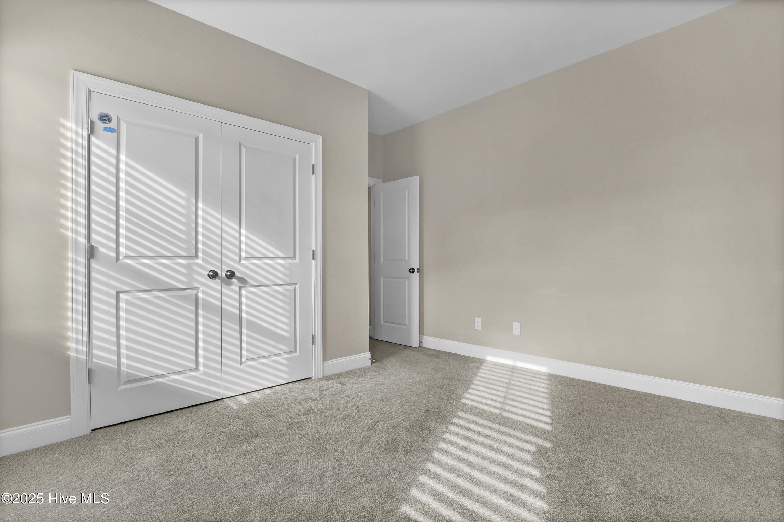 100545755 | Photo 44