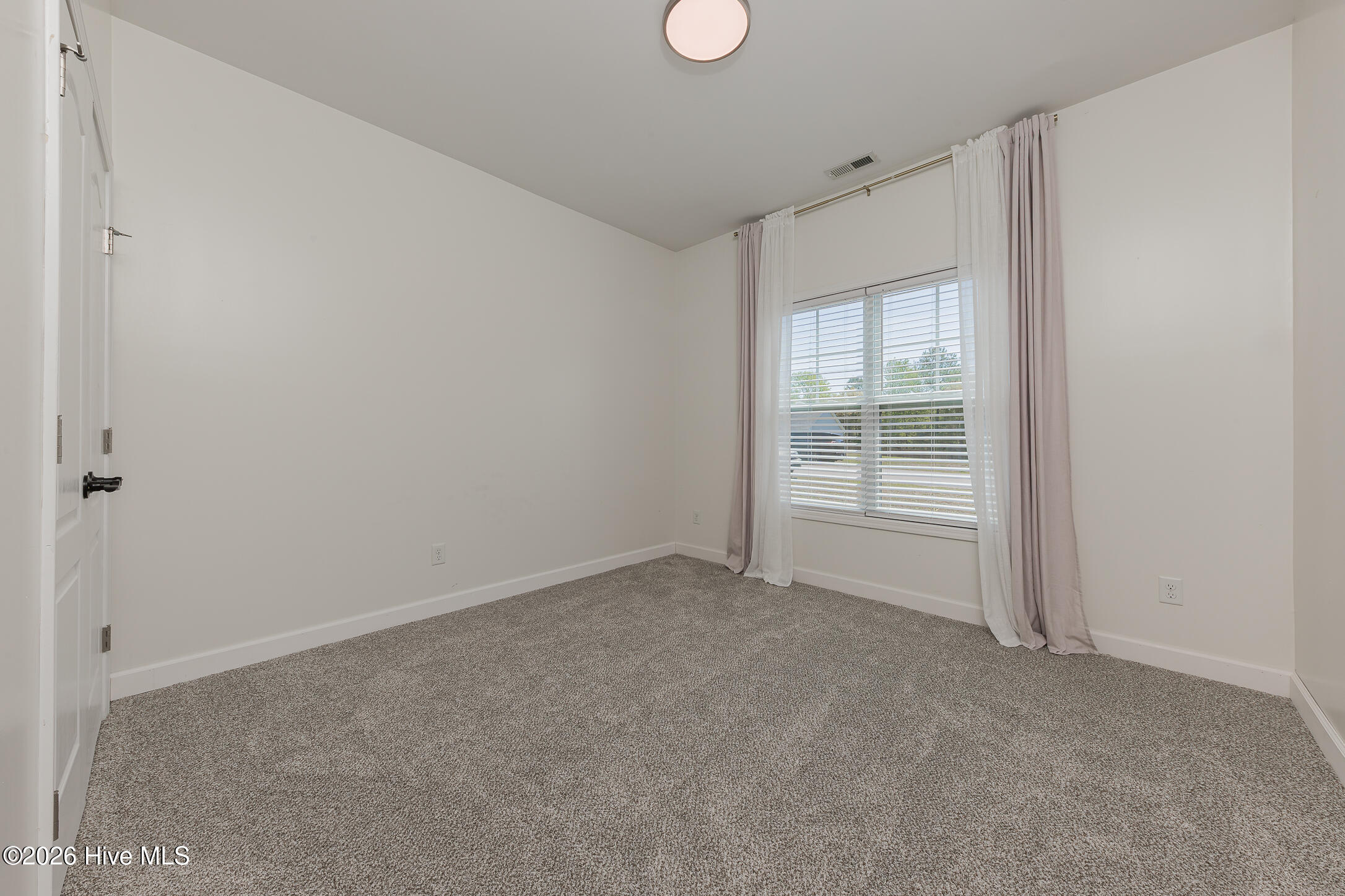 100566582 | Photo 29