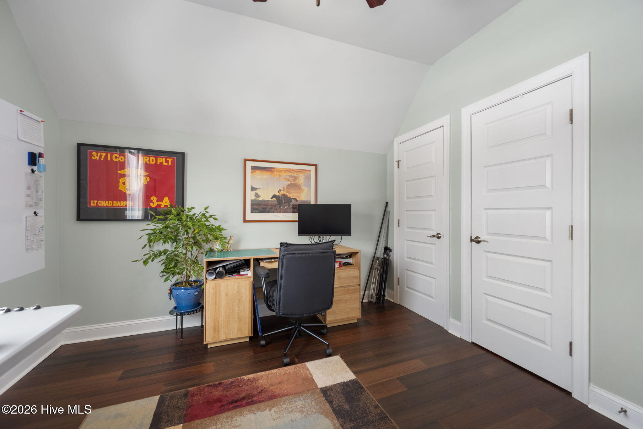 100553408 | Photo 32