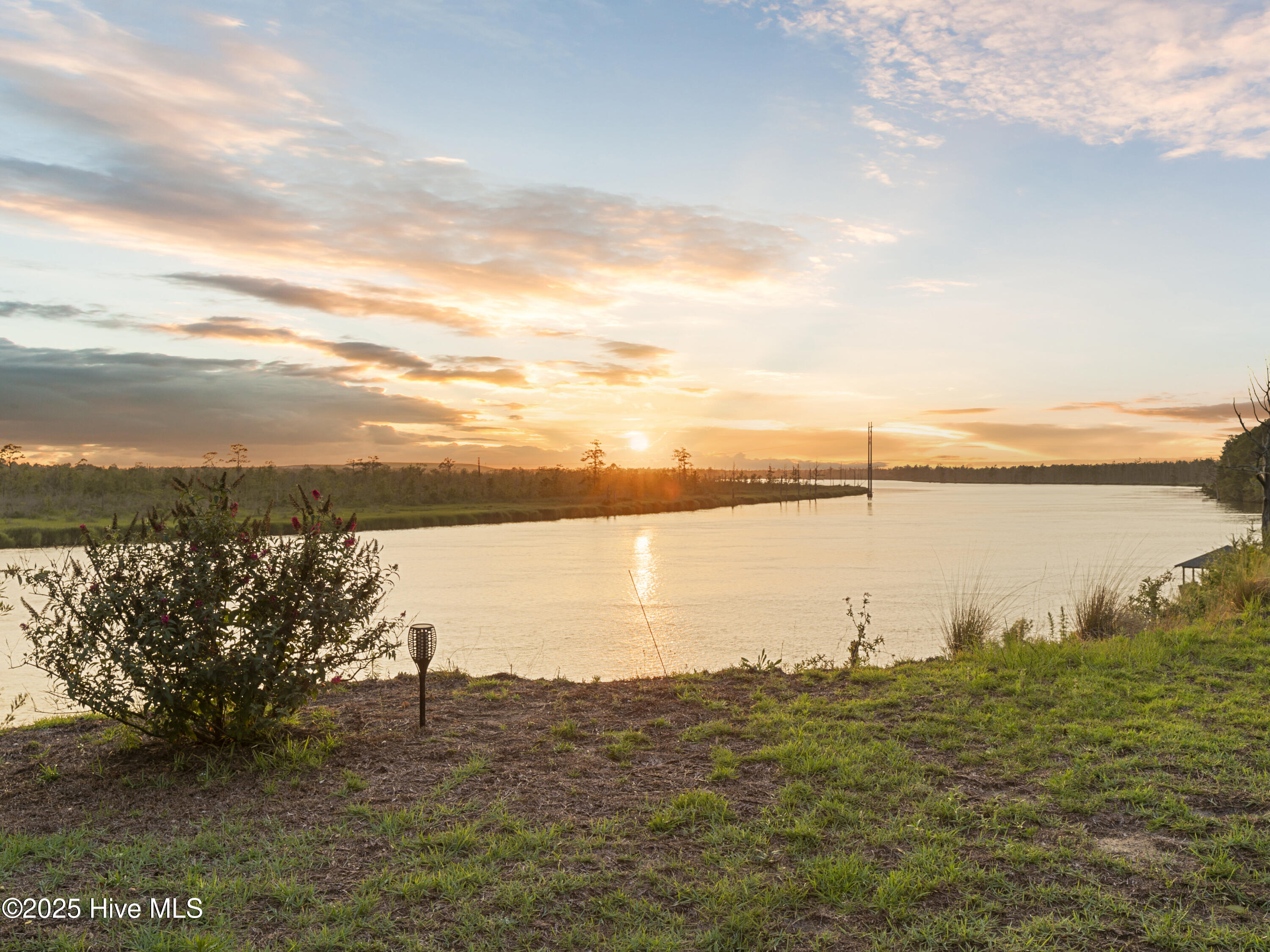 100537011 | Photo 66