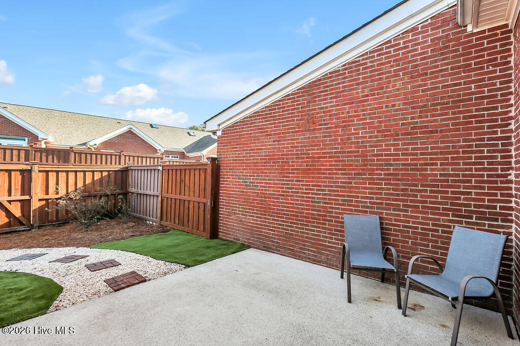 100549657 | Photo 16