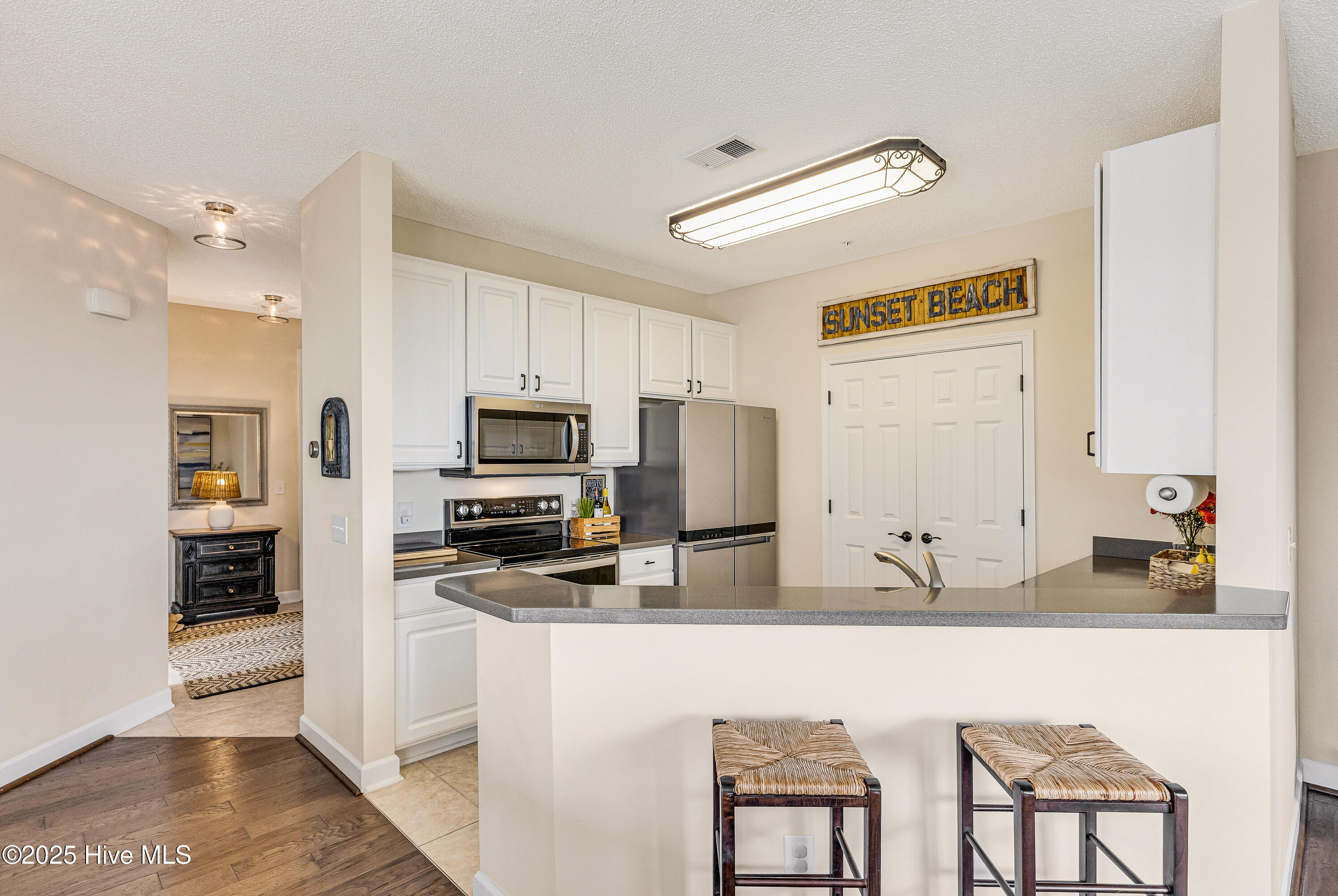 1135 Park Road SW Unit 4201, Sunset Beach, NC 28468 – photo 19: Updated, spacious kitchen