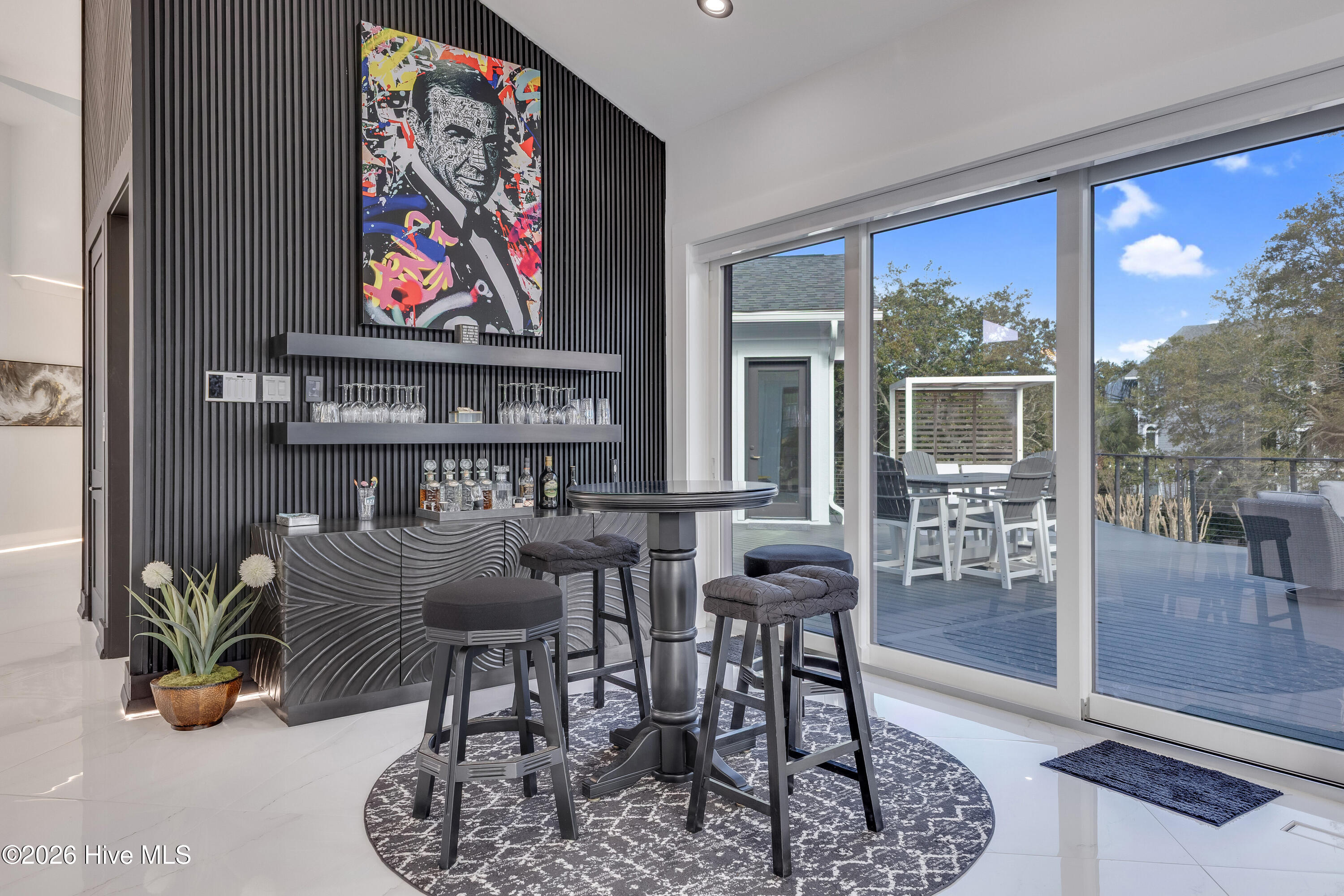 100559856 | Photo 23