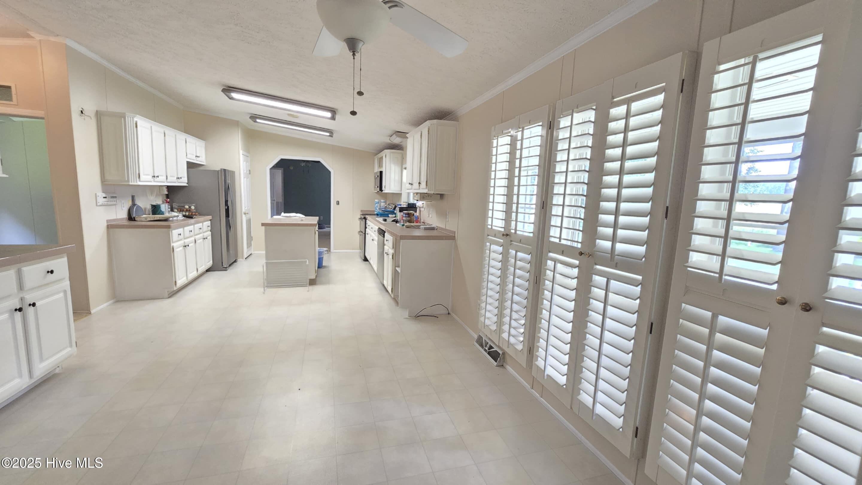 100522277 | Photo 40