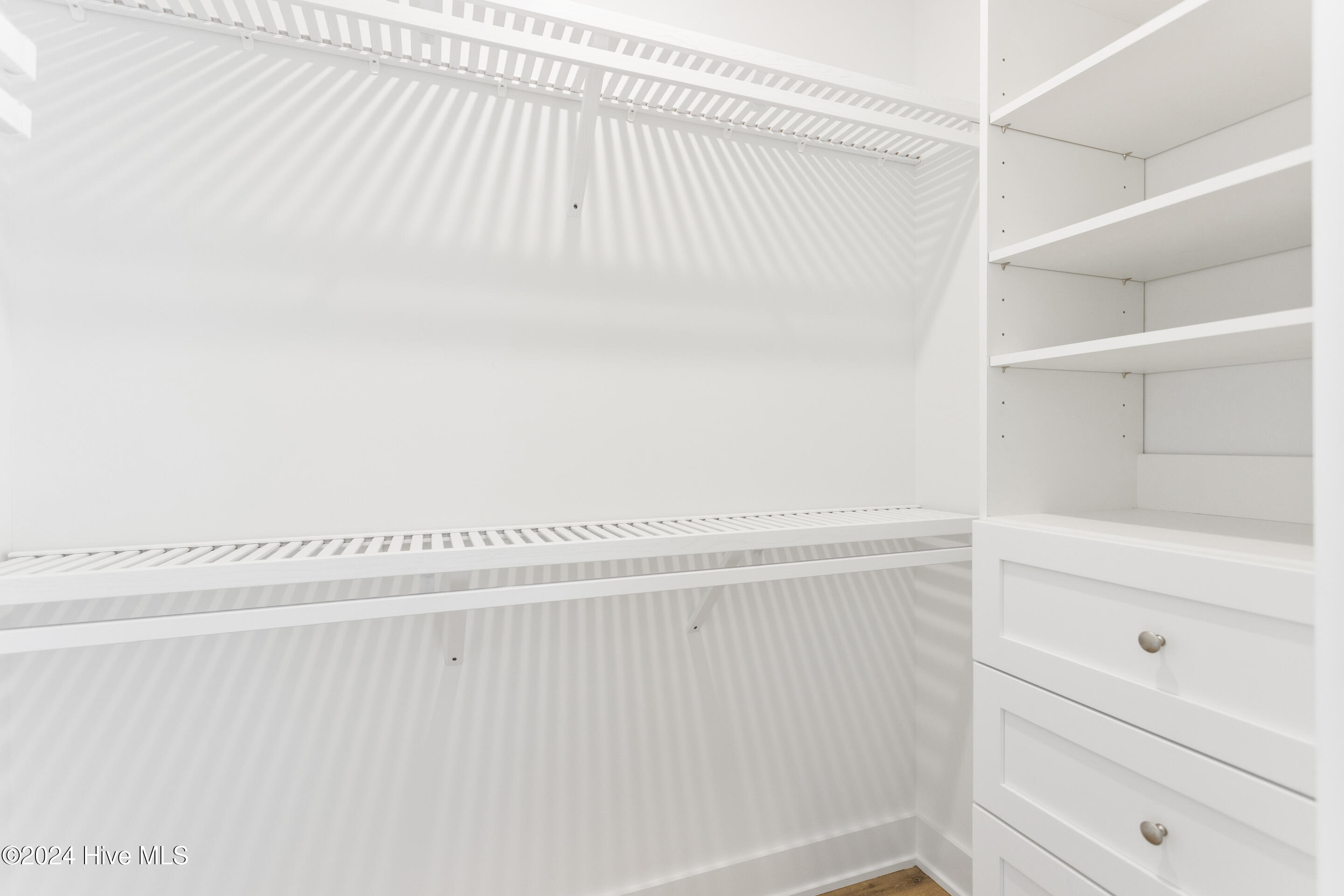 100559192 | Photo 27