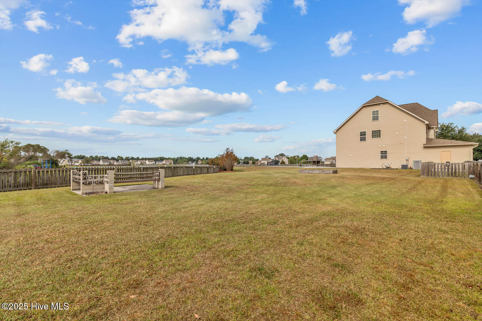 100532827 | Photo 73