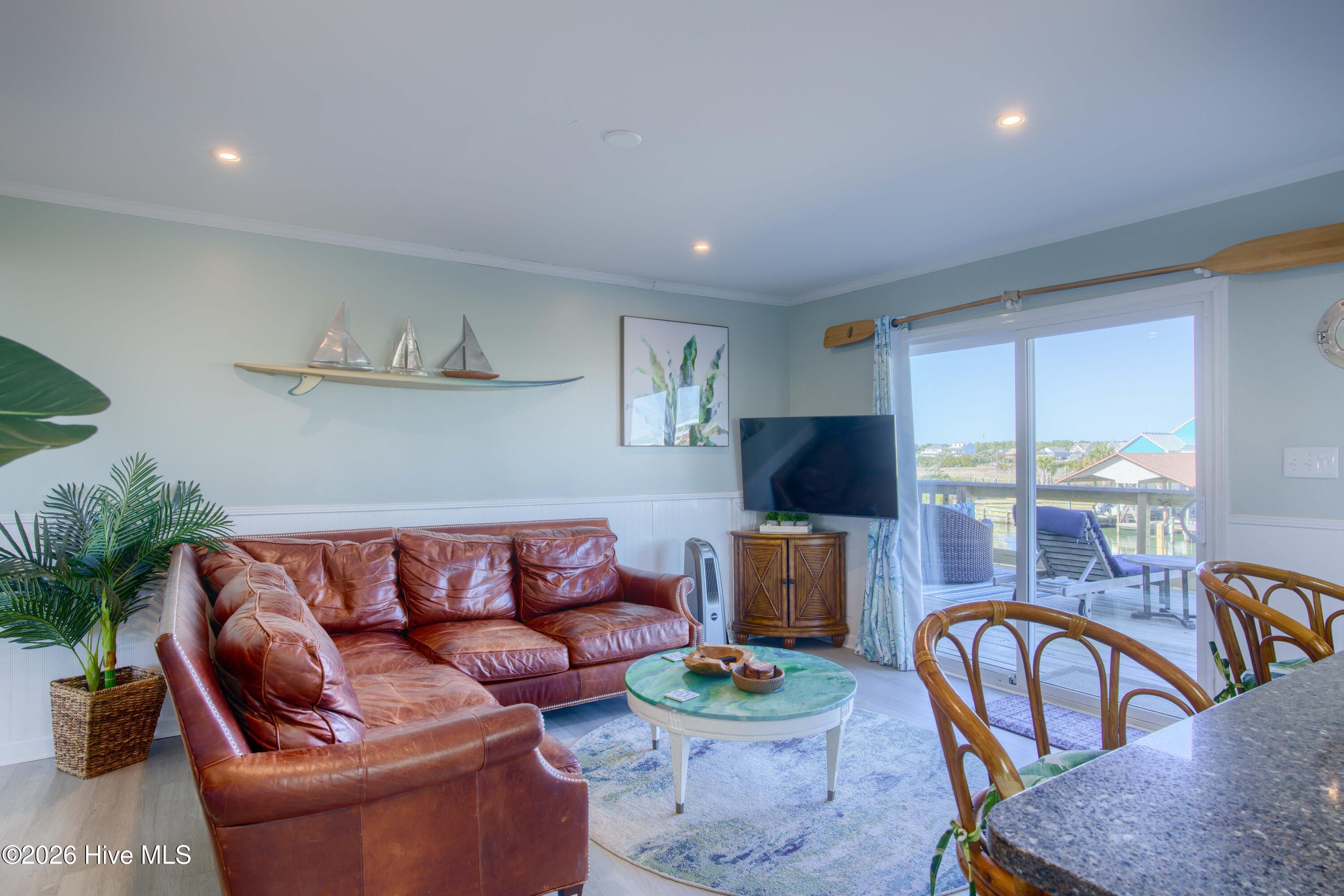 100550124 | Photo 17