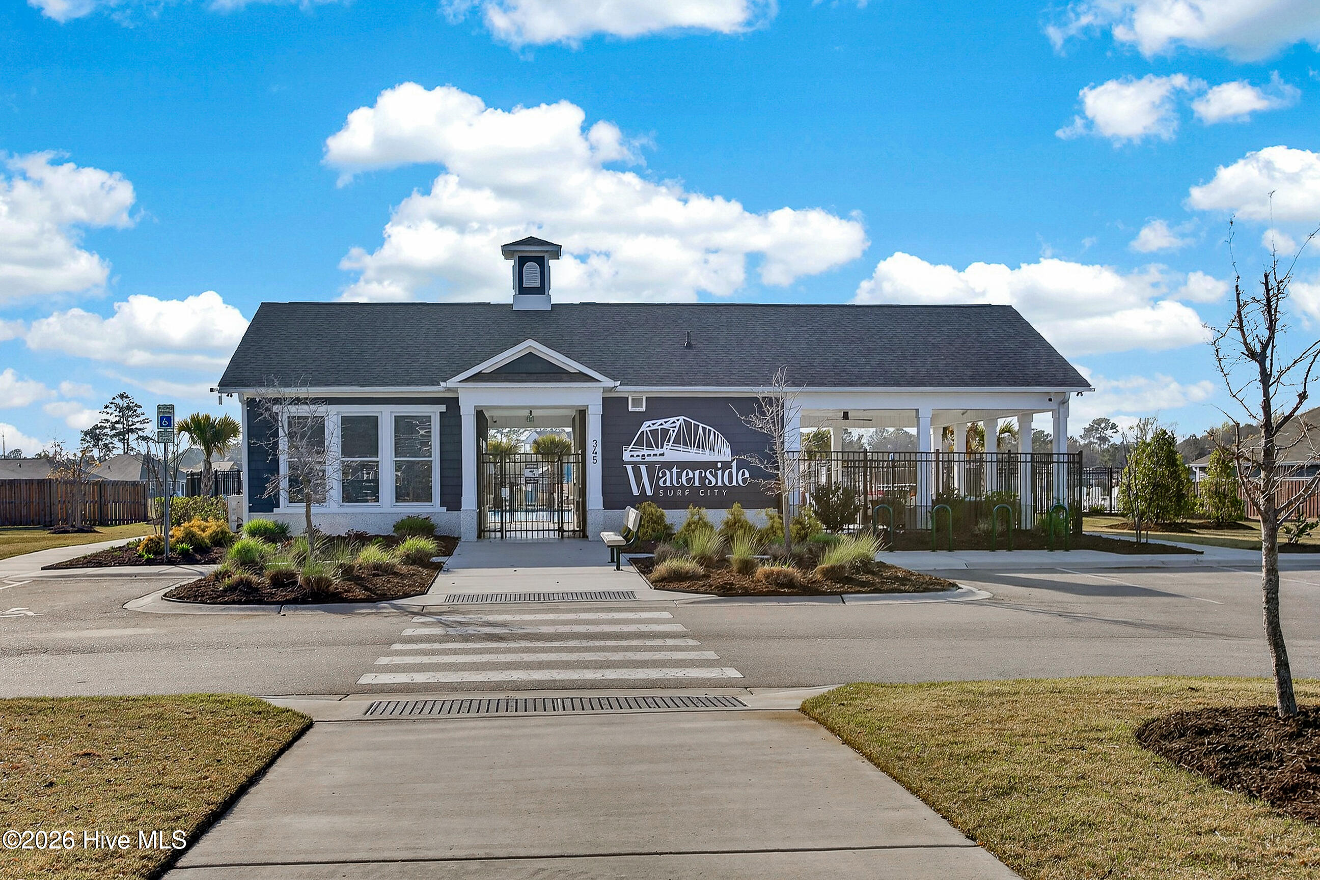 100562983 | Photo 40