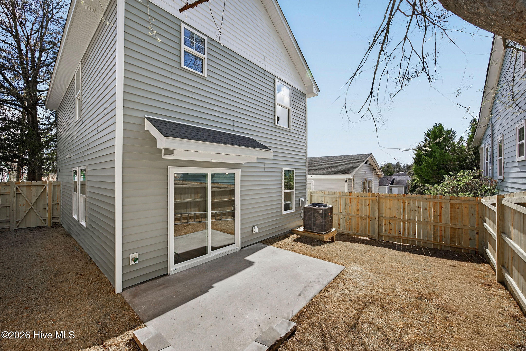 100542142 | Photo 27