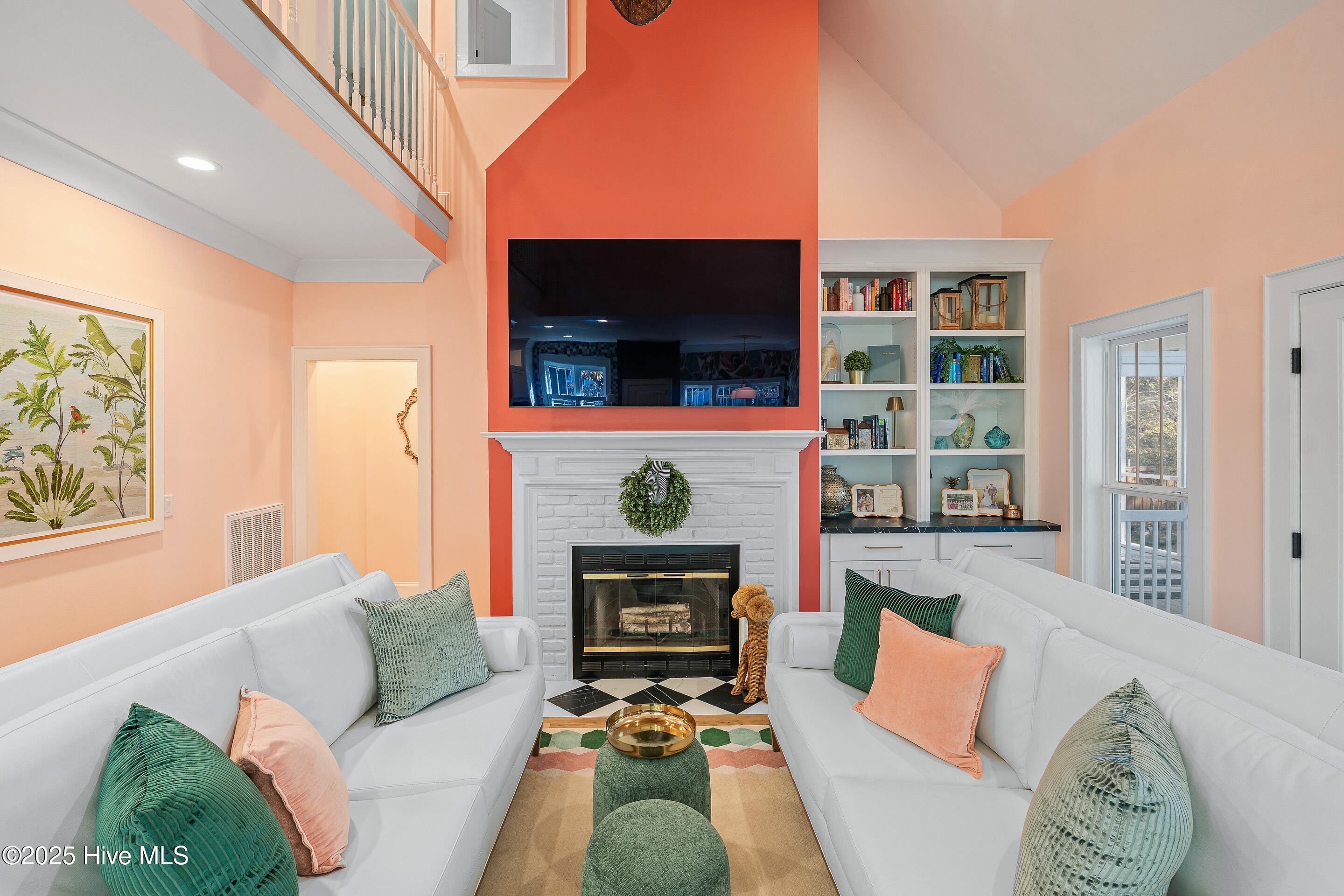 100542348 | Photo 18