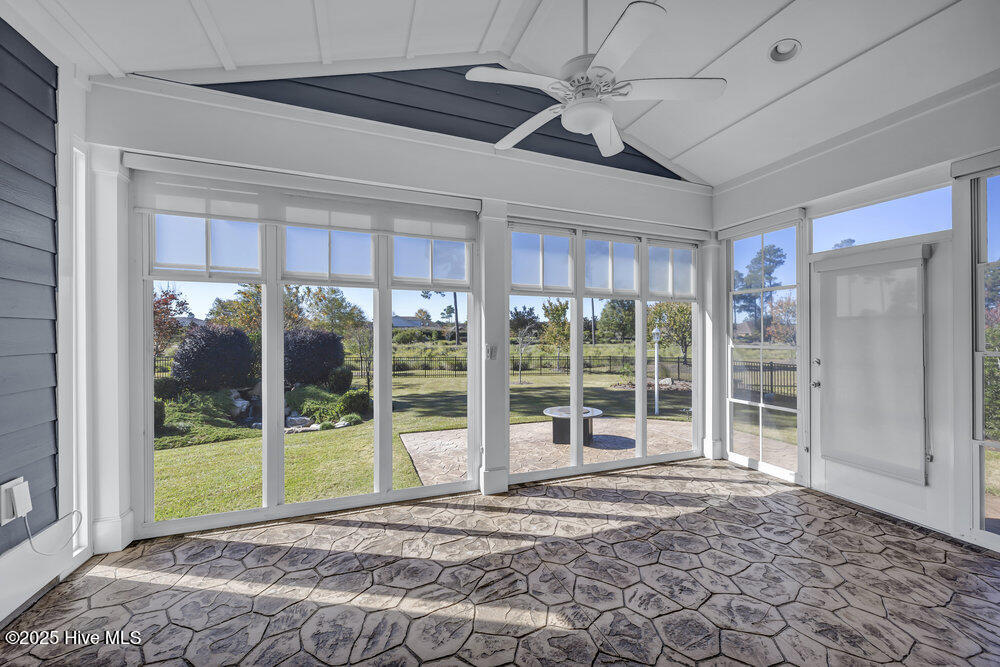 100539818 | Photo 34