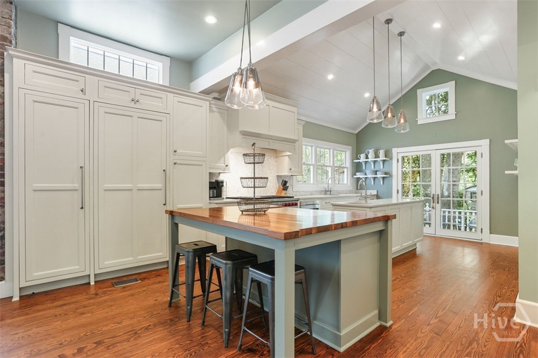 411 Parkersburg Road