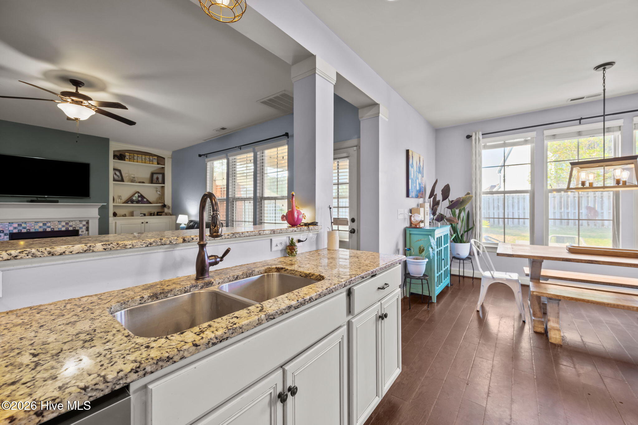 100564669 | Photo 13