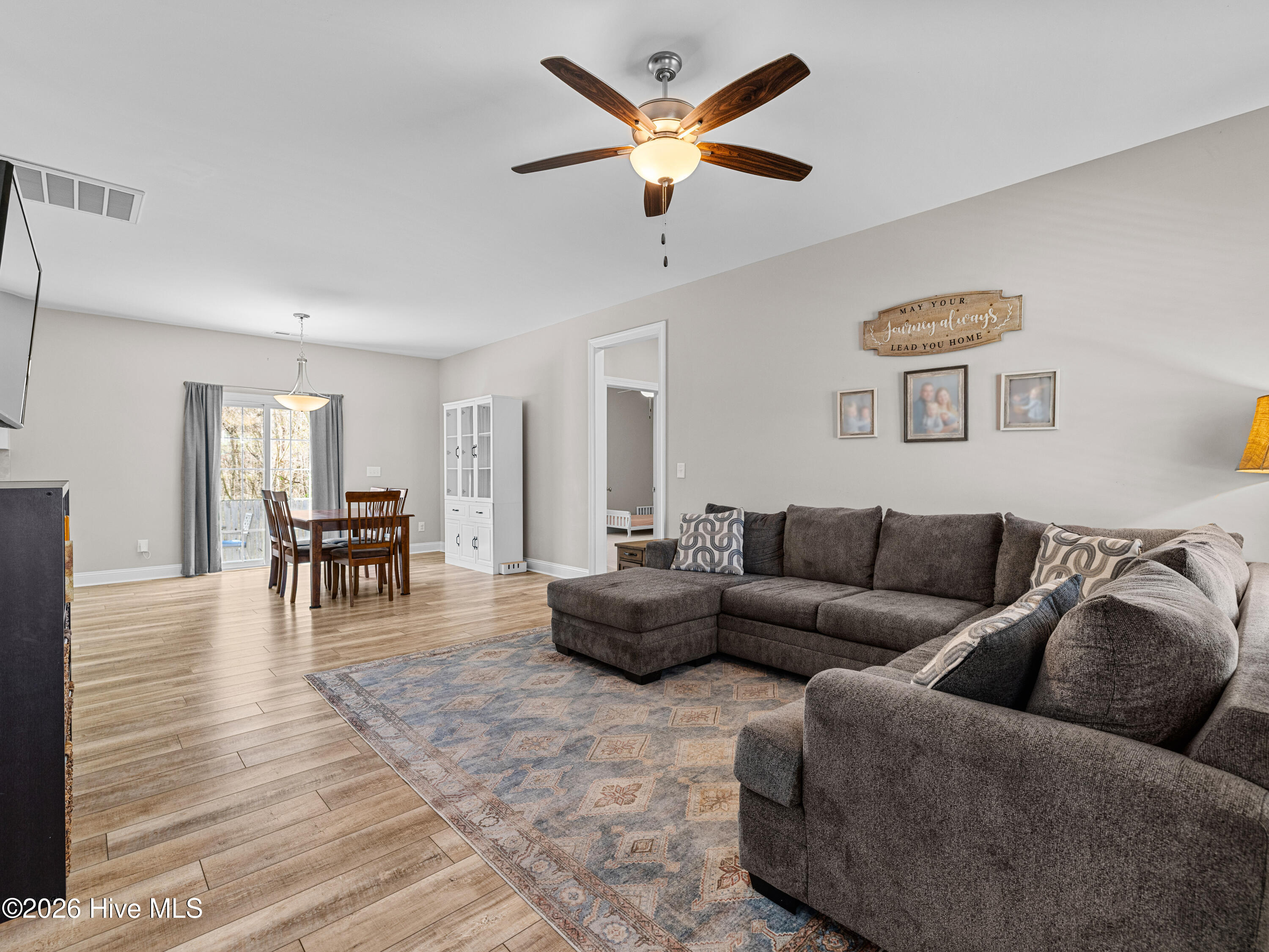 100560516 | Photo 11