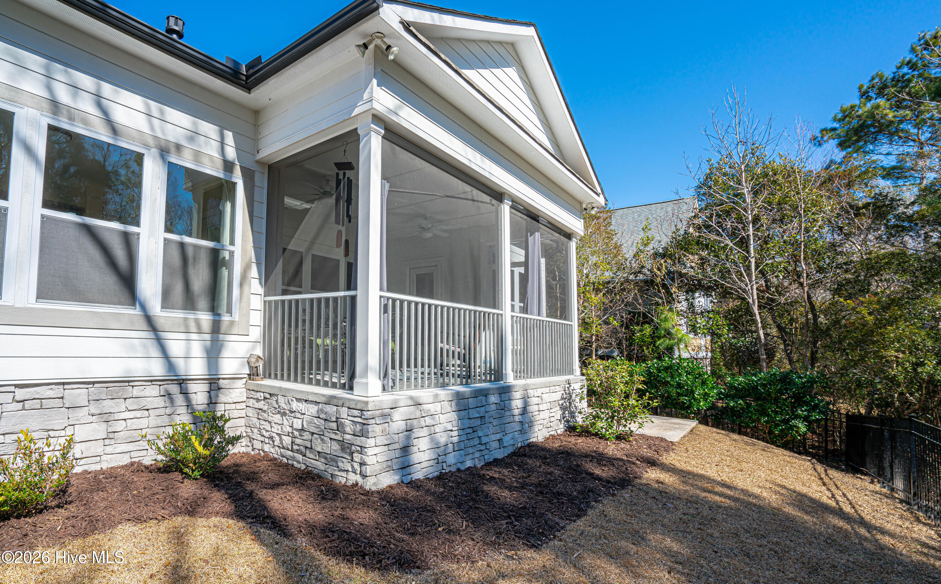 100555417 | Photo 45