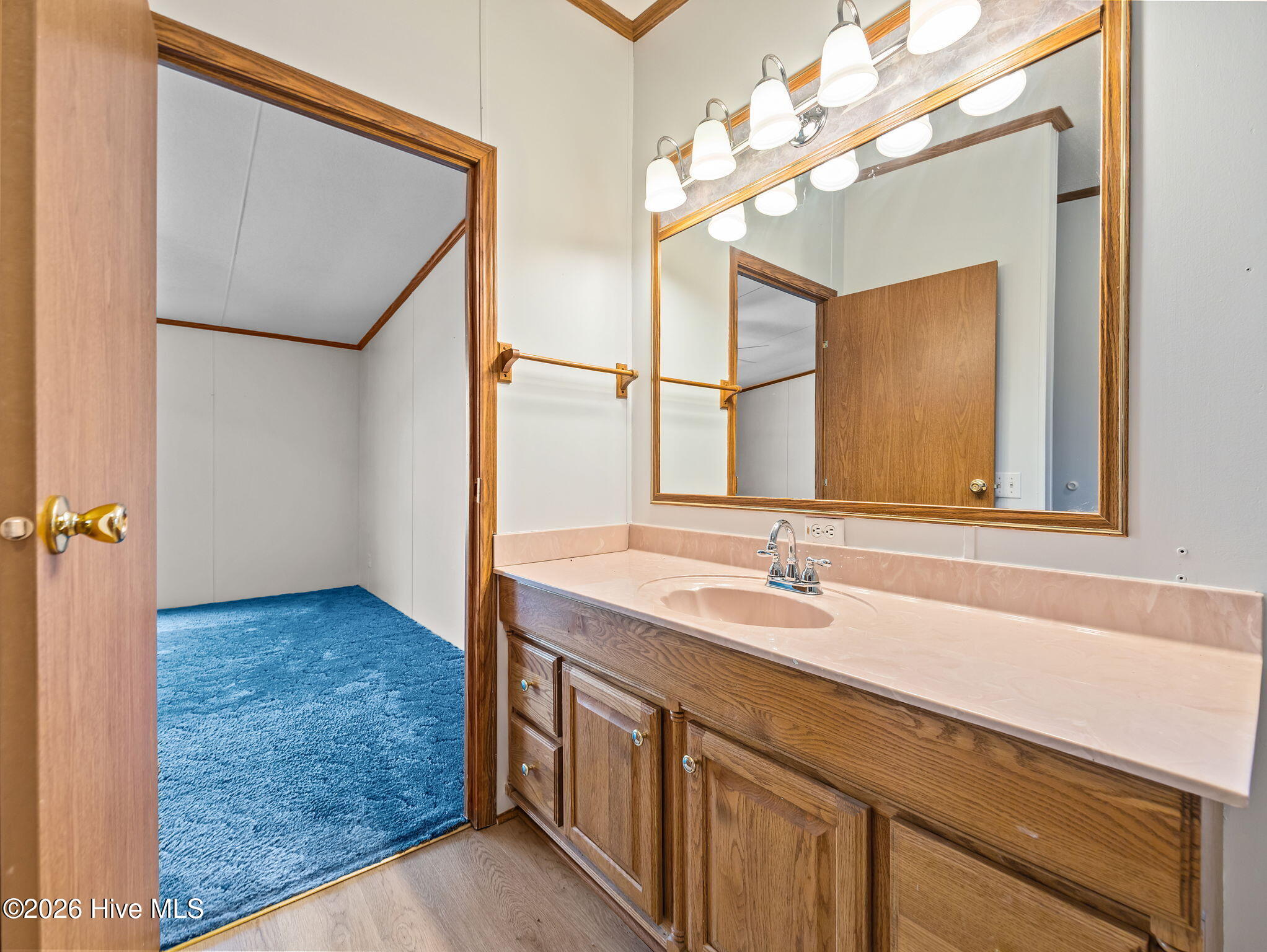 100565011 | Photo 27