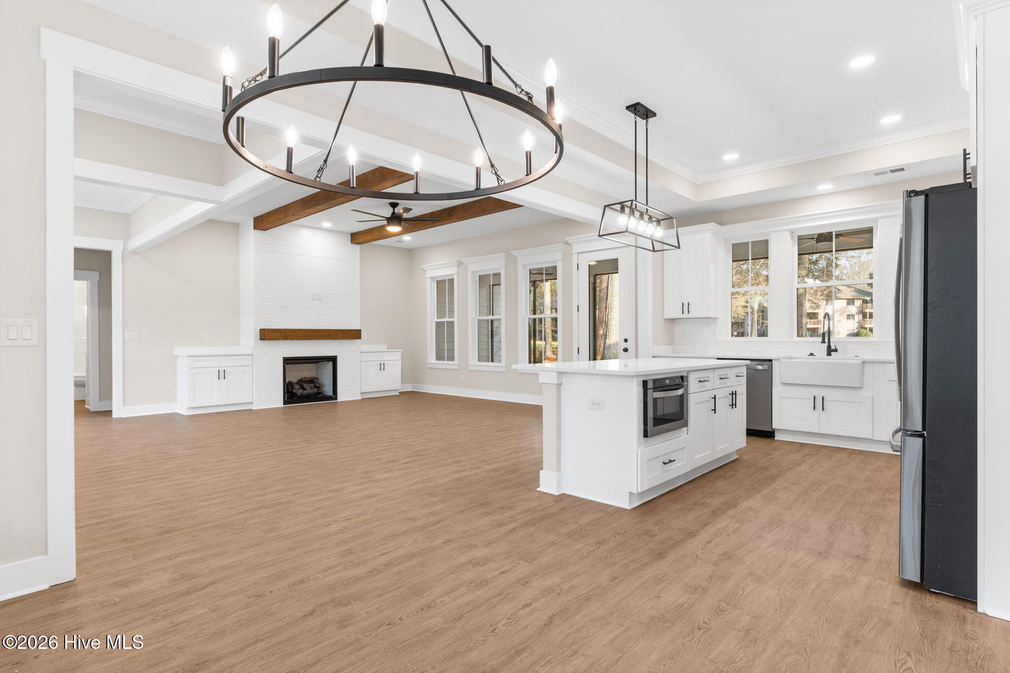 100558111 | Photo 11