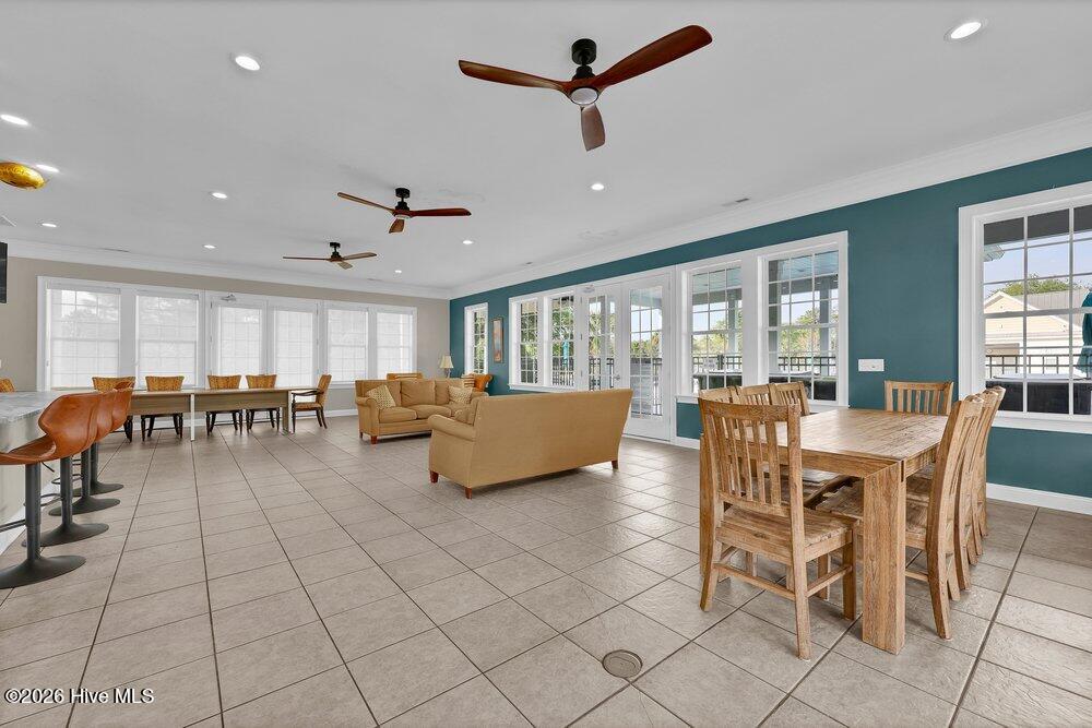 100568146 | Photo 49