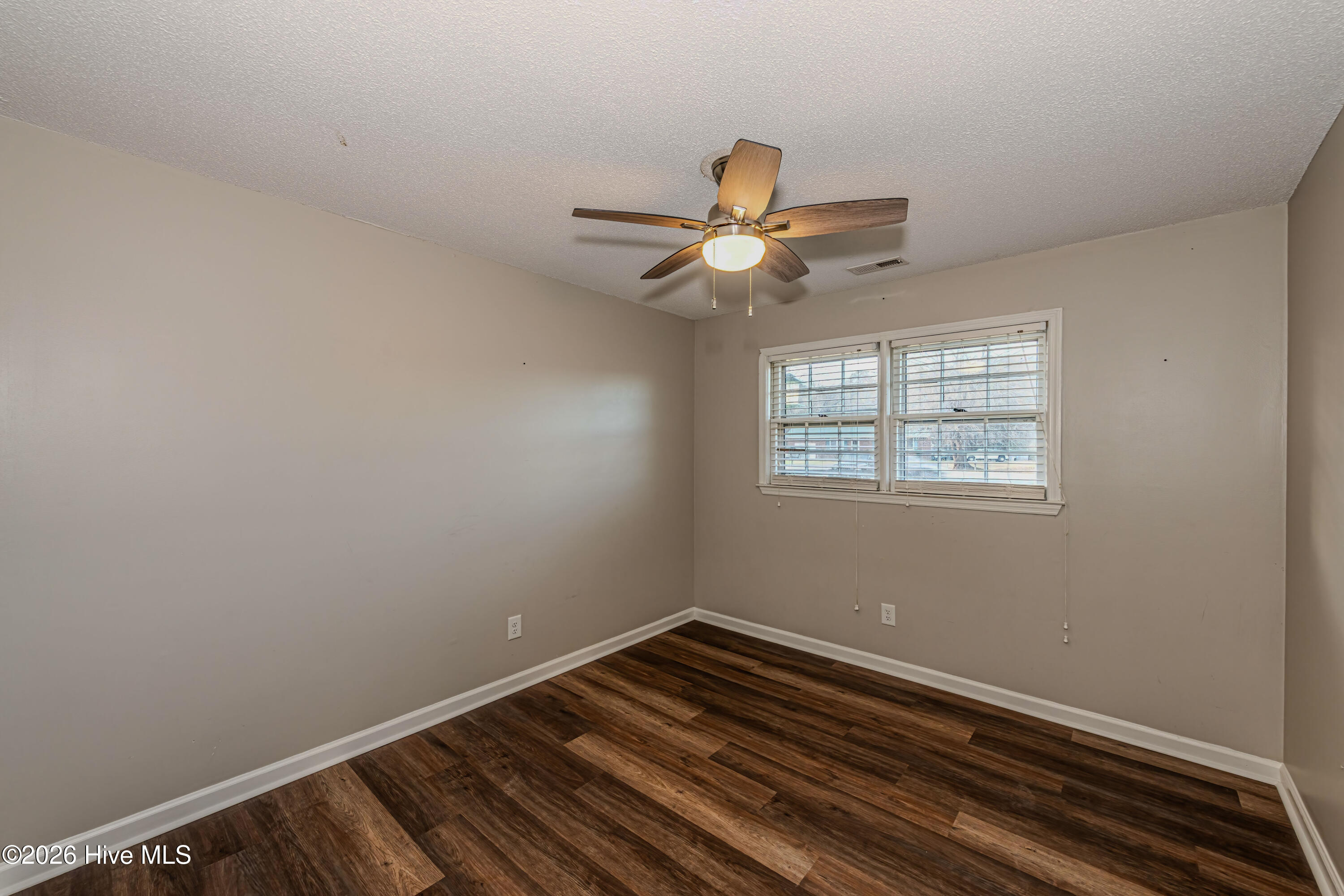 100549124 | Photo 31