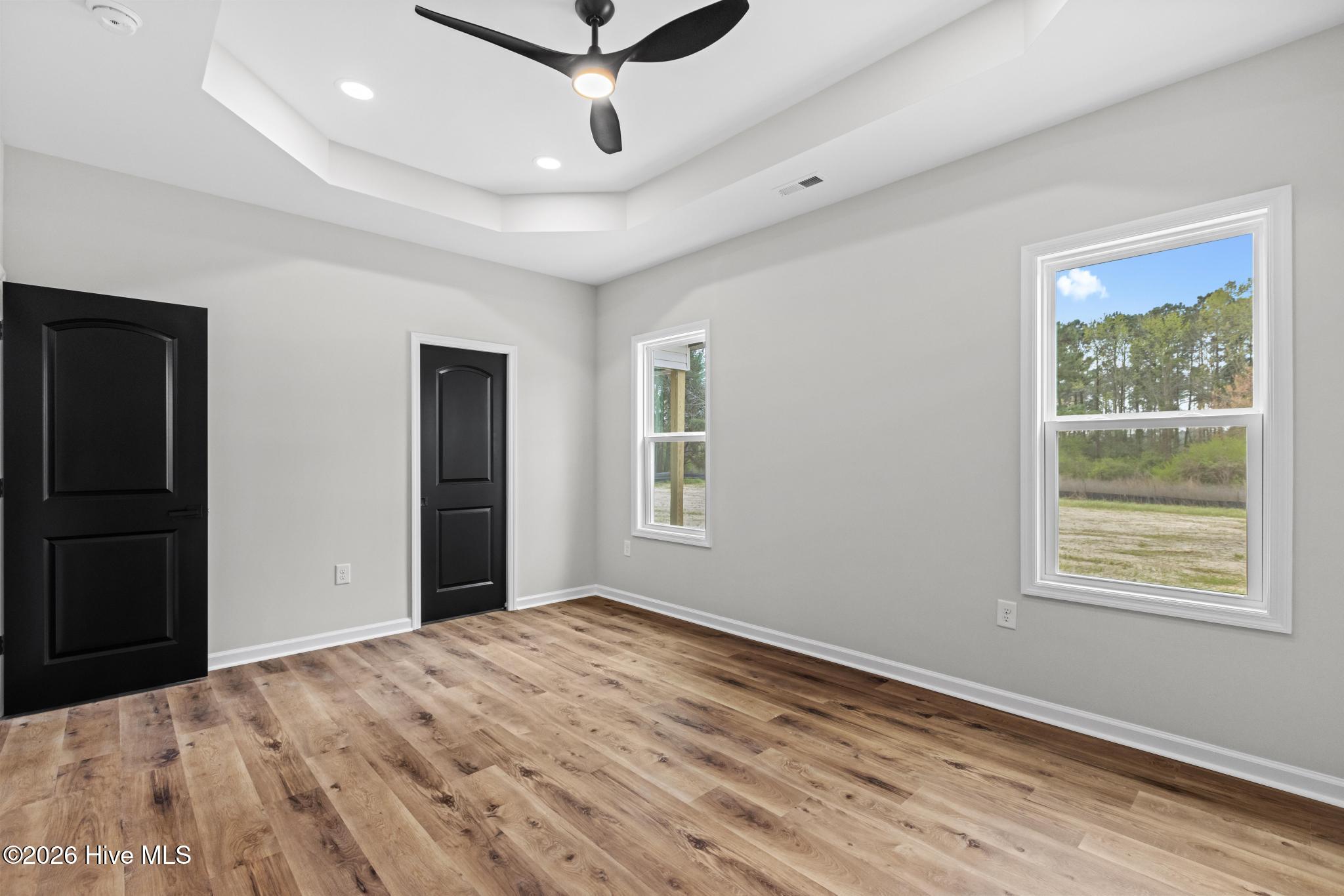 100515007 | Photo 17